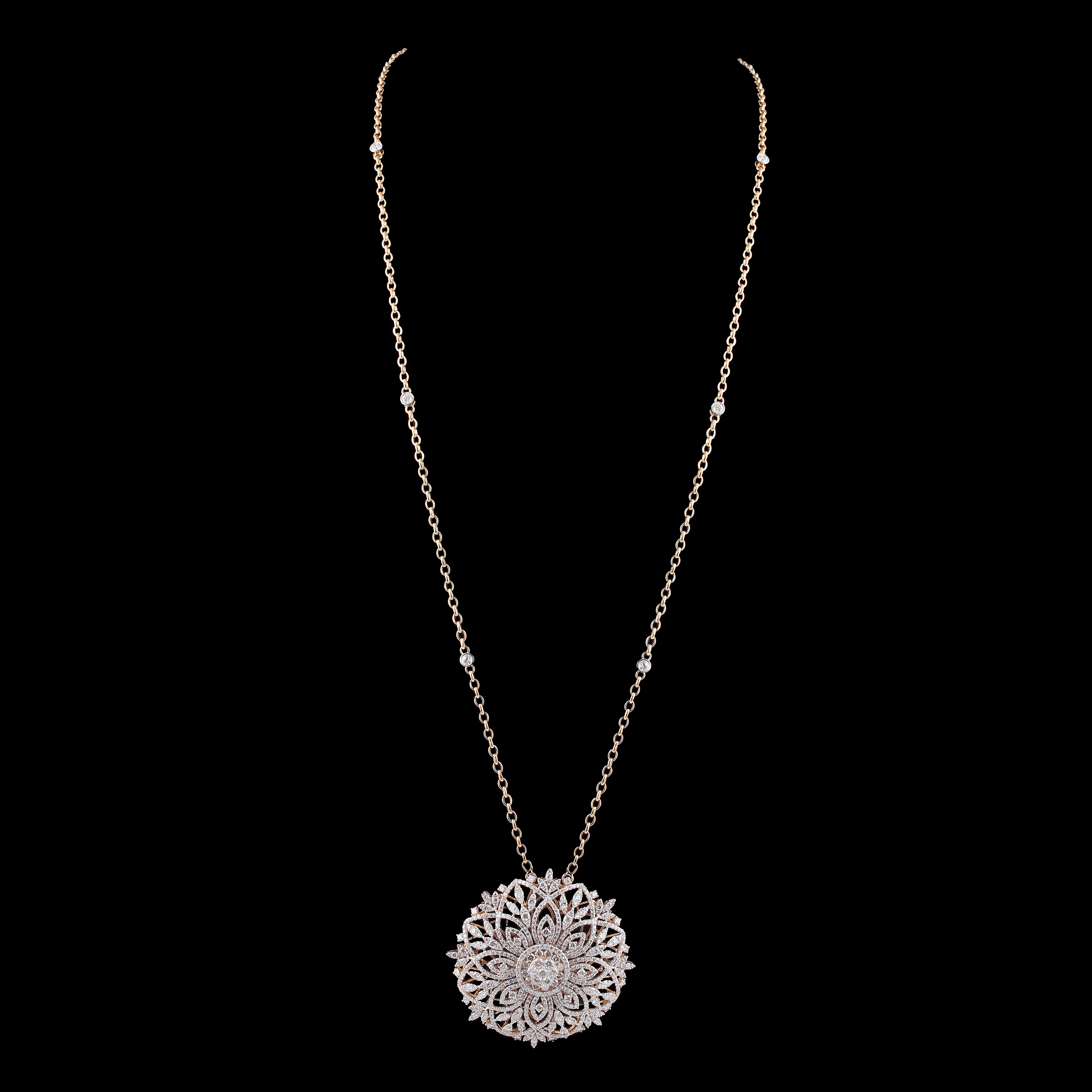 Modern 12.15 Carat SI/HI Diamond Flower Pendant Necklace 18 Karat Rose Gold Jewelry For Sale