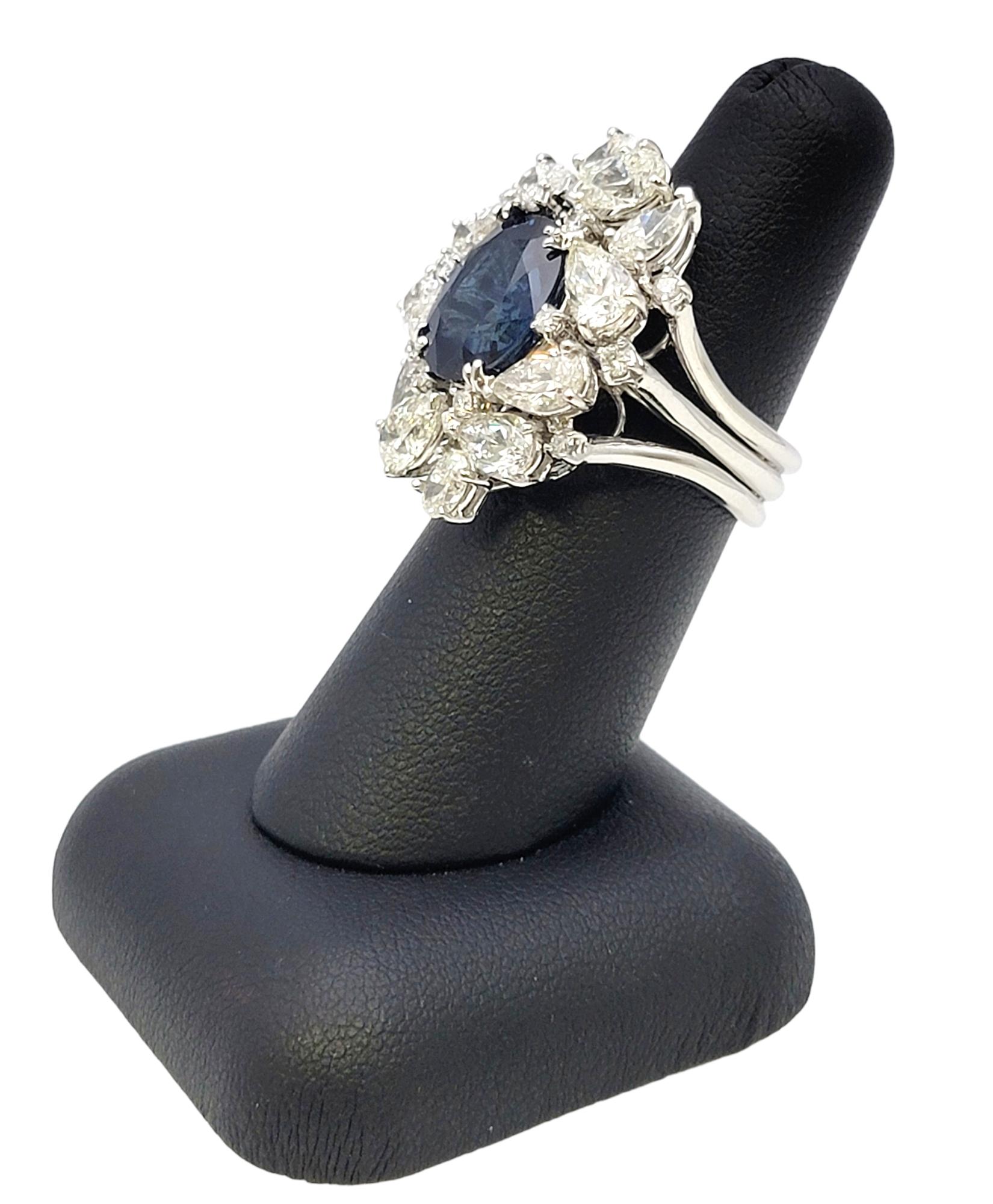 Bague cocktail en or blanc grappe de saphirs naturels et diamants de 12,15 carats au total  en vente 10