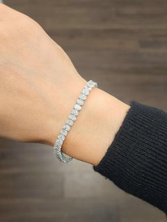 Bracelet de tennis avec diamant ovale de 12,15 ct