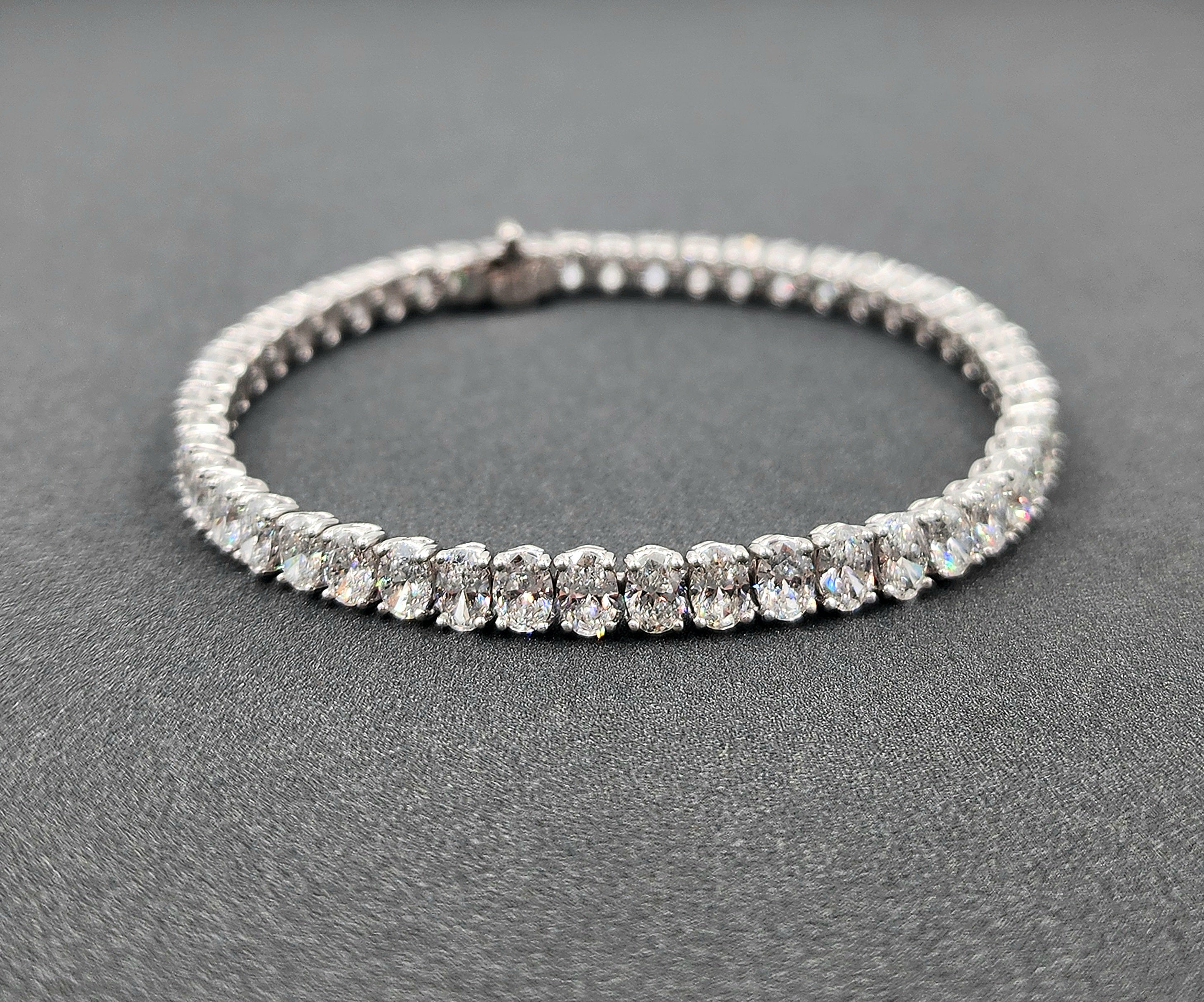 12,15 ct Ovalschliff Diamant Tennisarmband
