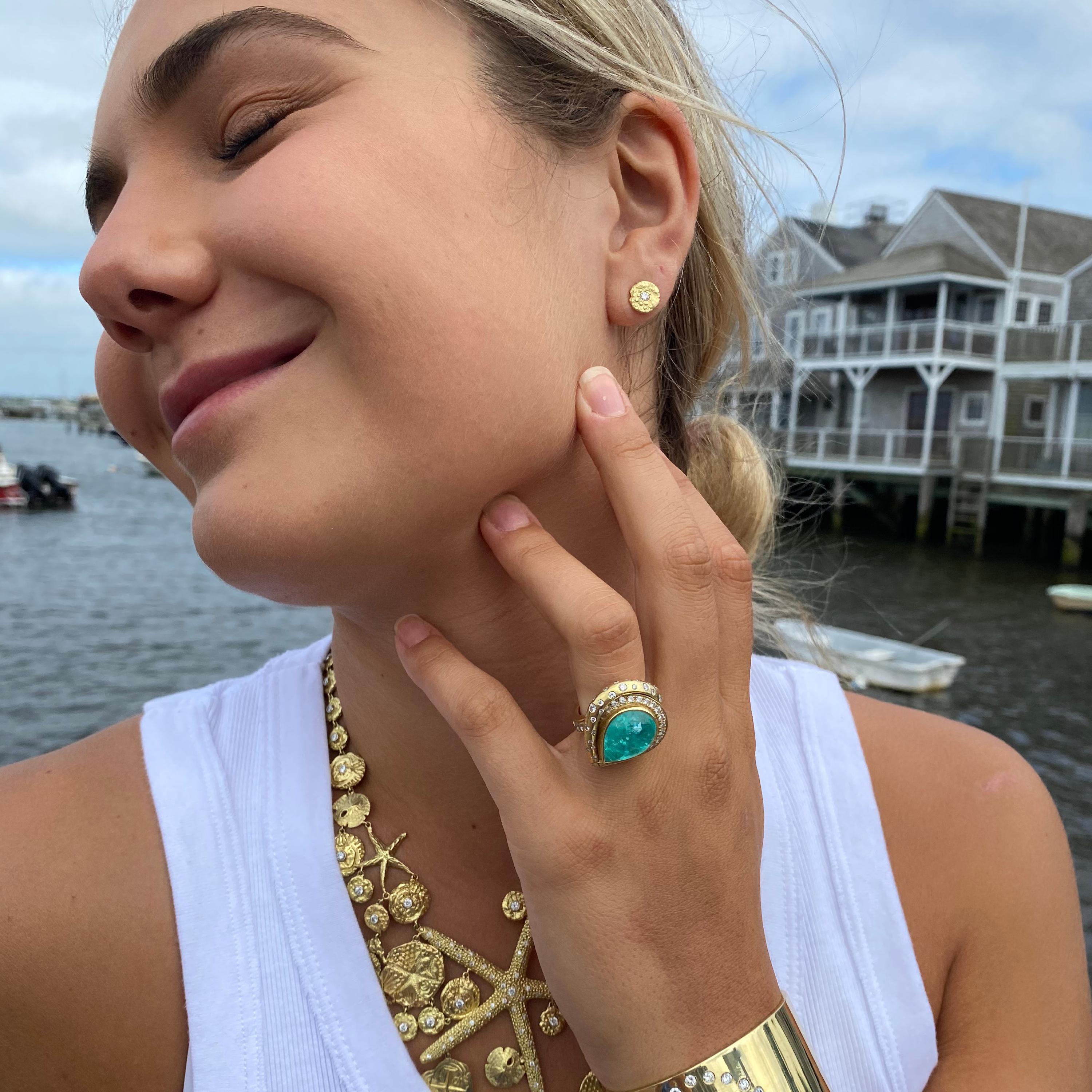 Susan Lister Locke 12.16ct Paraiba Tourmaline & Diamond Swirl Ring in 18K Gold In New Condition For Sale In Nantucket, MA