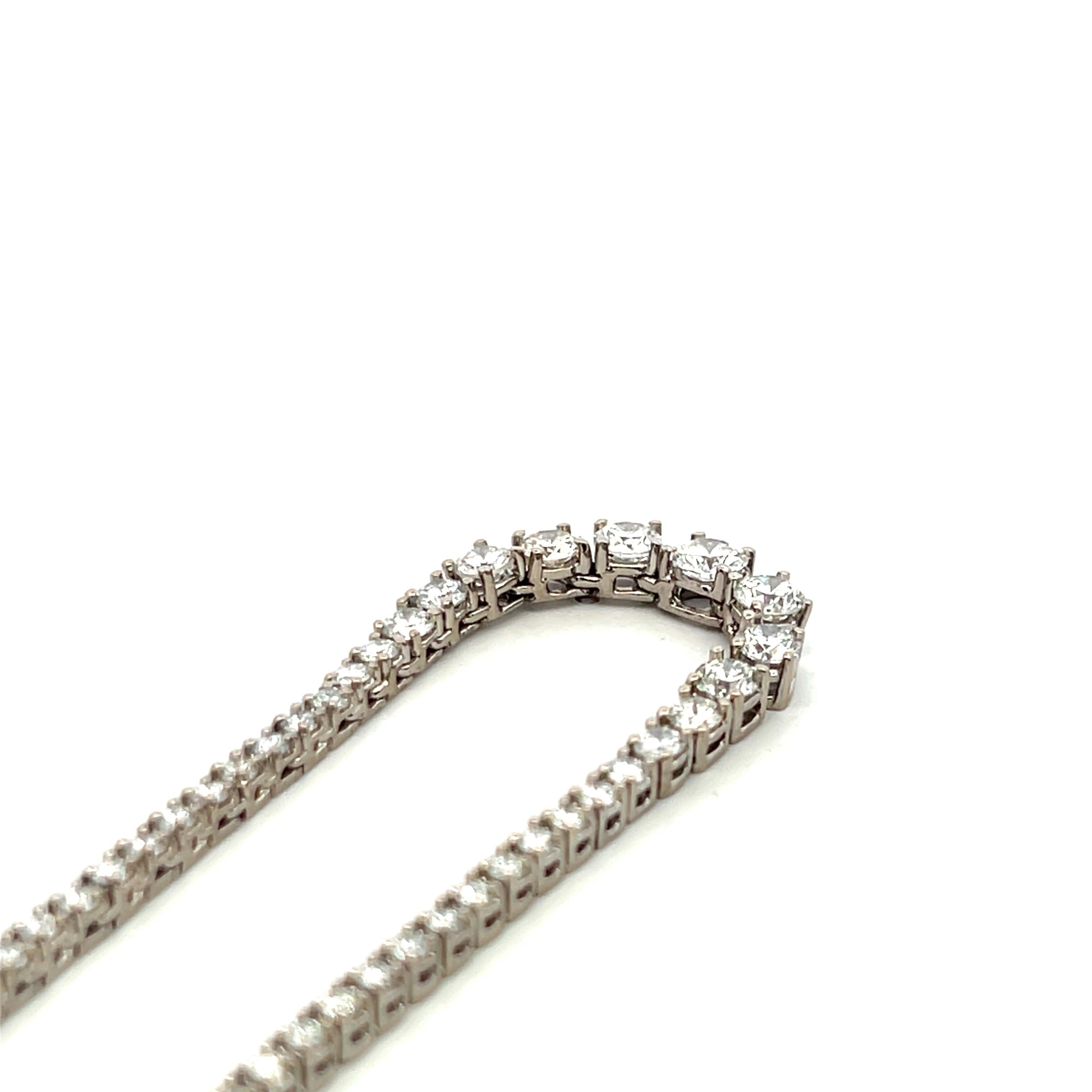 12.16 Carat Round Brilliant G-H VS Diamond 14 Karat White Gold Riviera Necklace For Sale 1