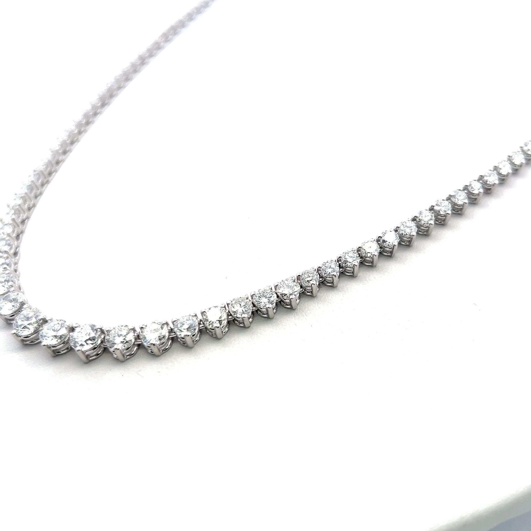 12.16 Carat Round Brilliant G-H VS Diamond 14 Karat White Gold Riviera Necklace For Sale 2