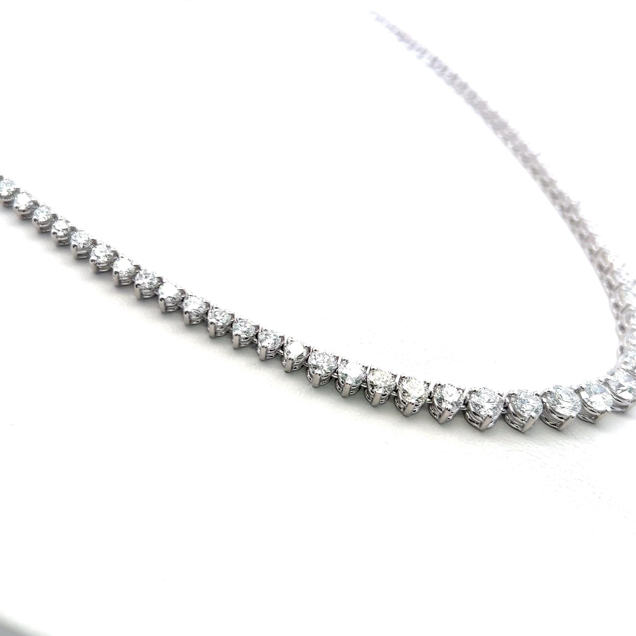 12.16 Carat Round Brilliant G-H VS Diamond 14 Karat White Gold Riviera Necklace For Sale 3