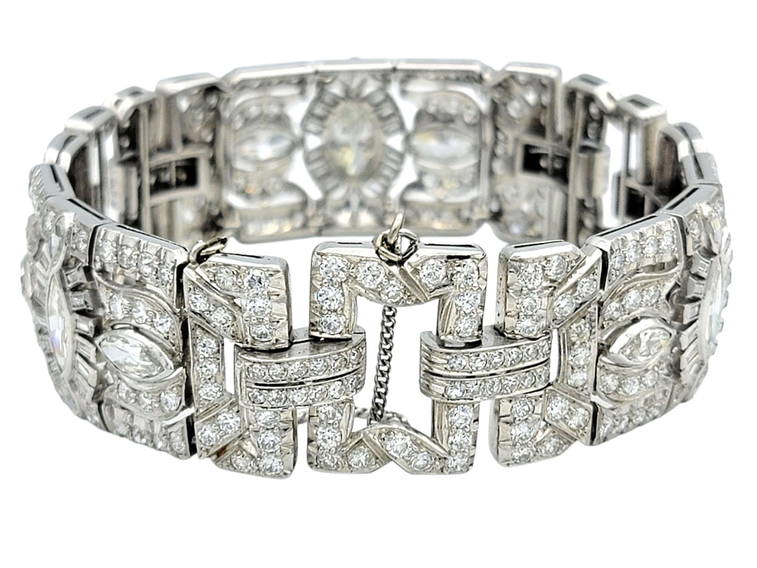 Pulsera de eslabones Art Decó con varios diamantes en total de 12,16 quilates, en platino Corte marquesa en venta