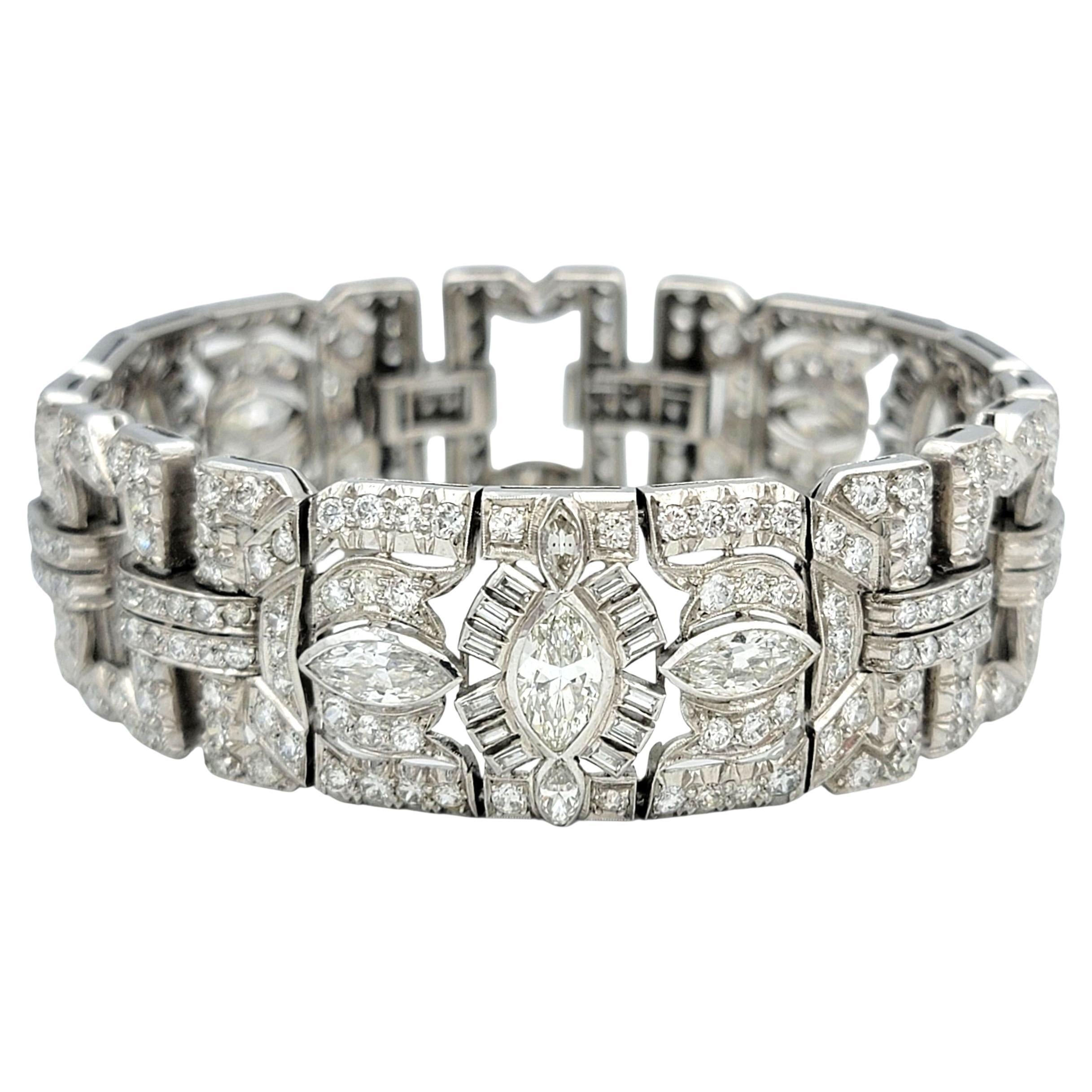 12.16 Carats Total Multi Diamond Art Deco Statement Link Bracelet en Platine