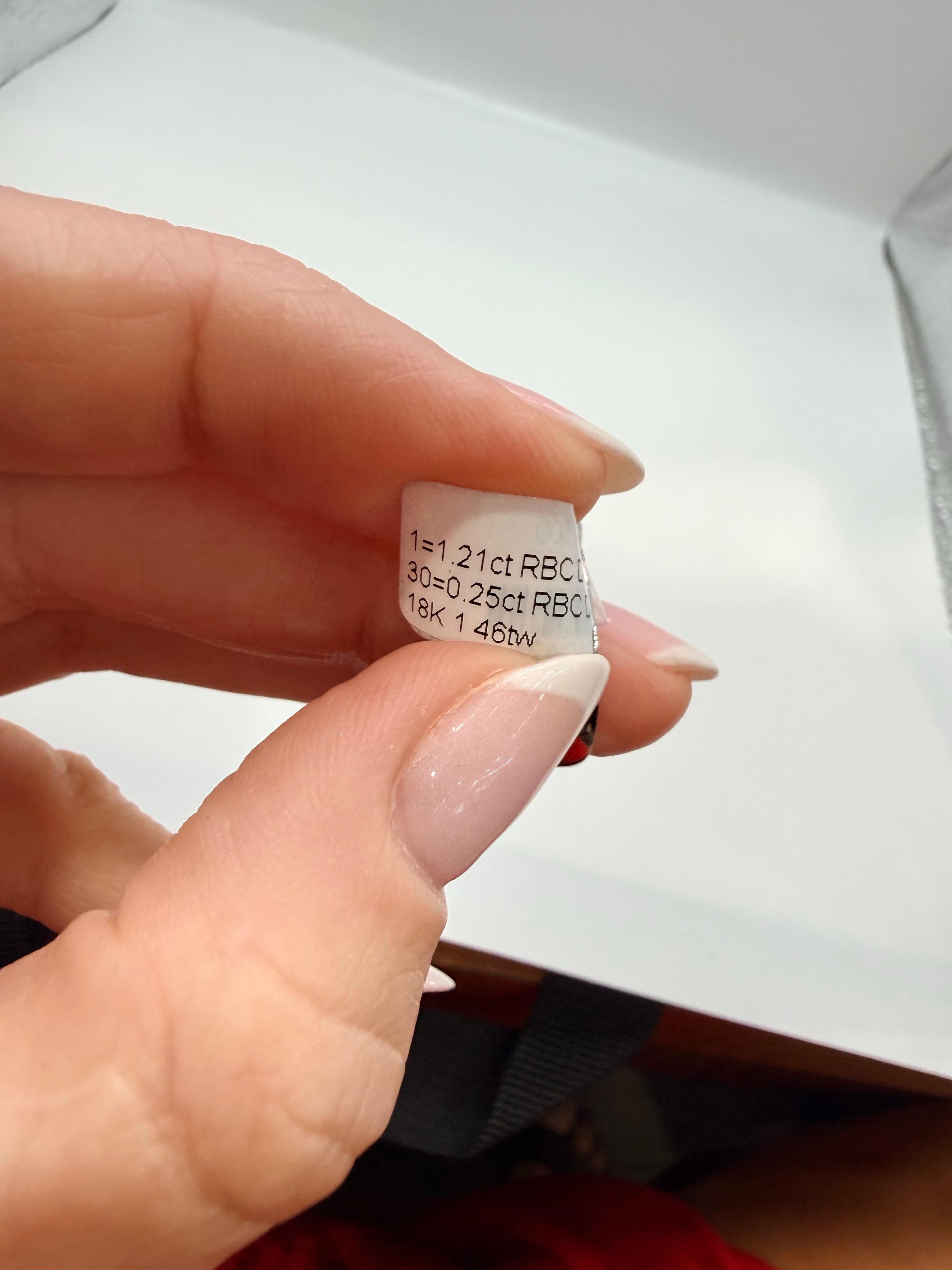 Femenino o masculino Anillo de compromiso de diamante central de 1,21 ct oro de 18 quilates en venta