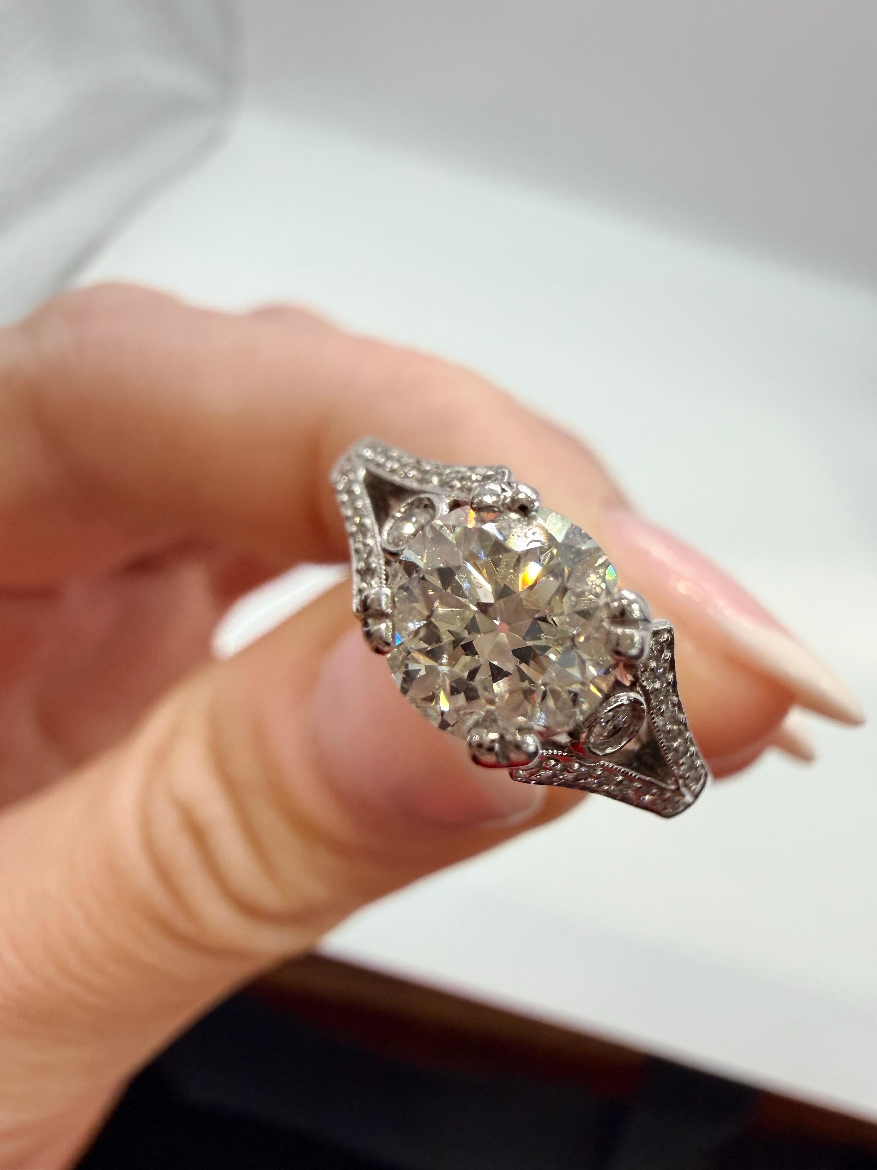 Anillo de compromiso de diamante central de 1,21 ct oro de 18 quilates en venta 1