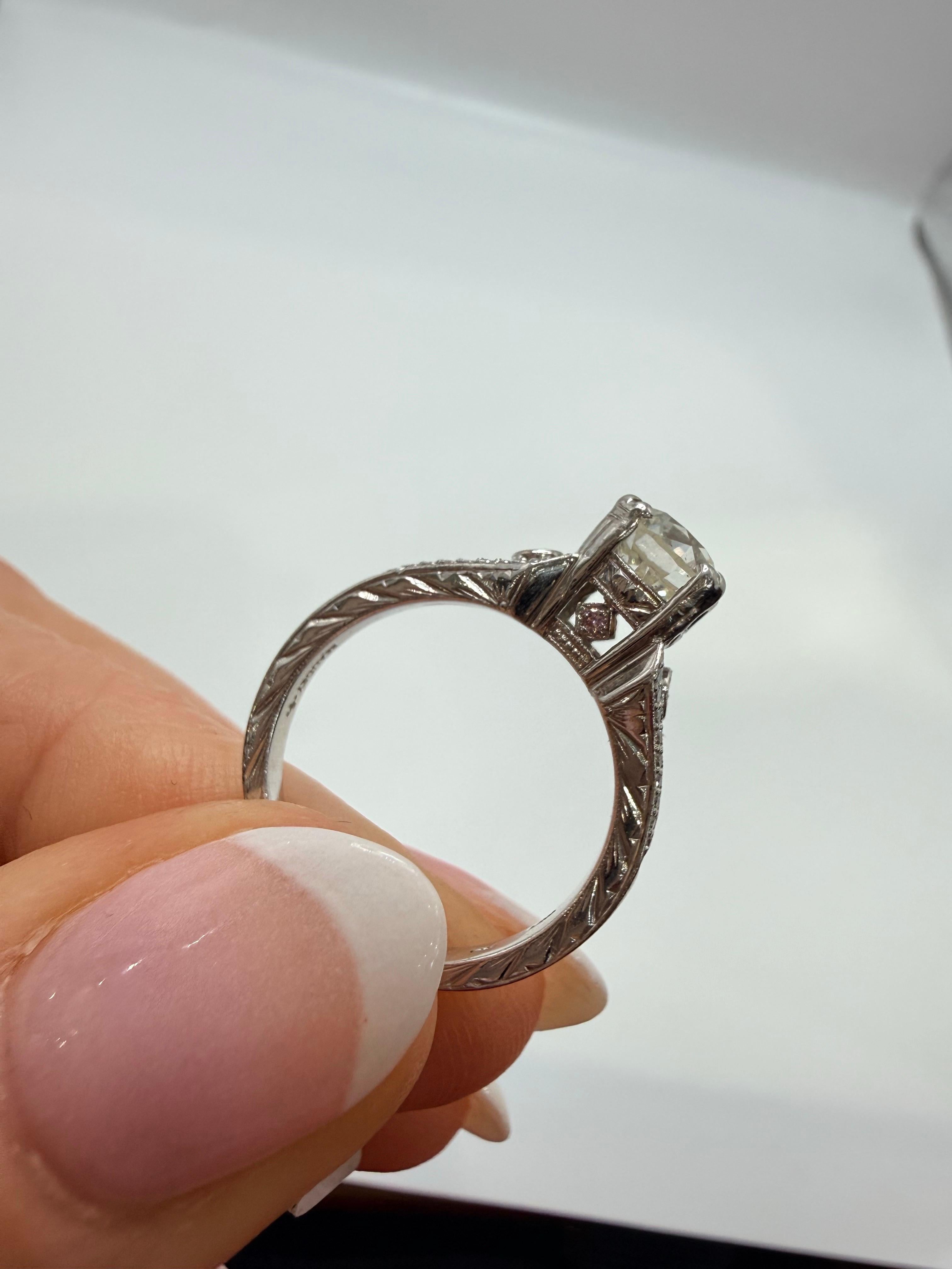 Anillo de compromiso de diamante central de 1,21 ct oro de 18 quilates en venta 2