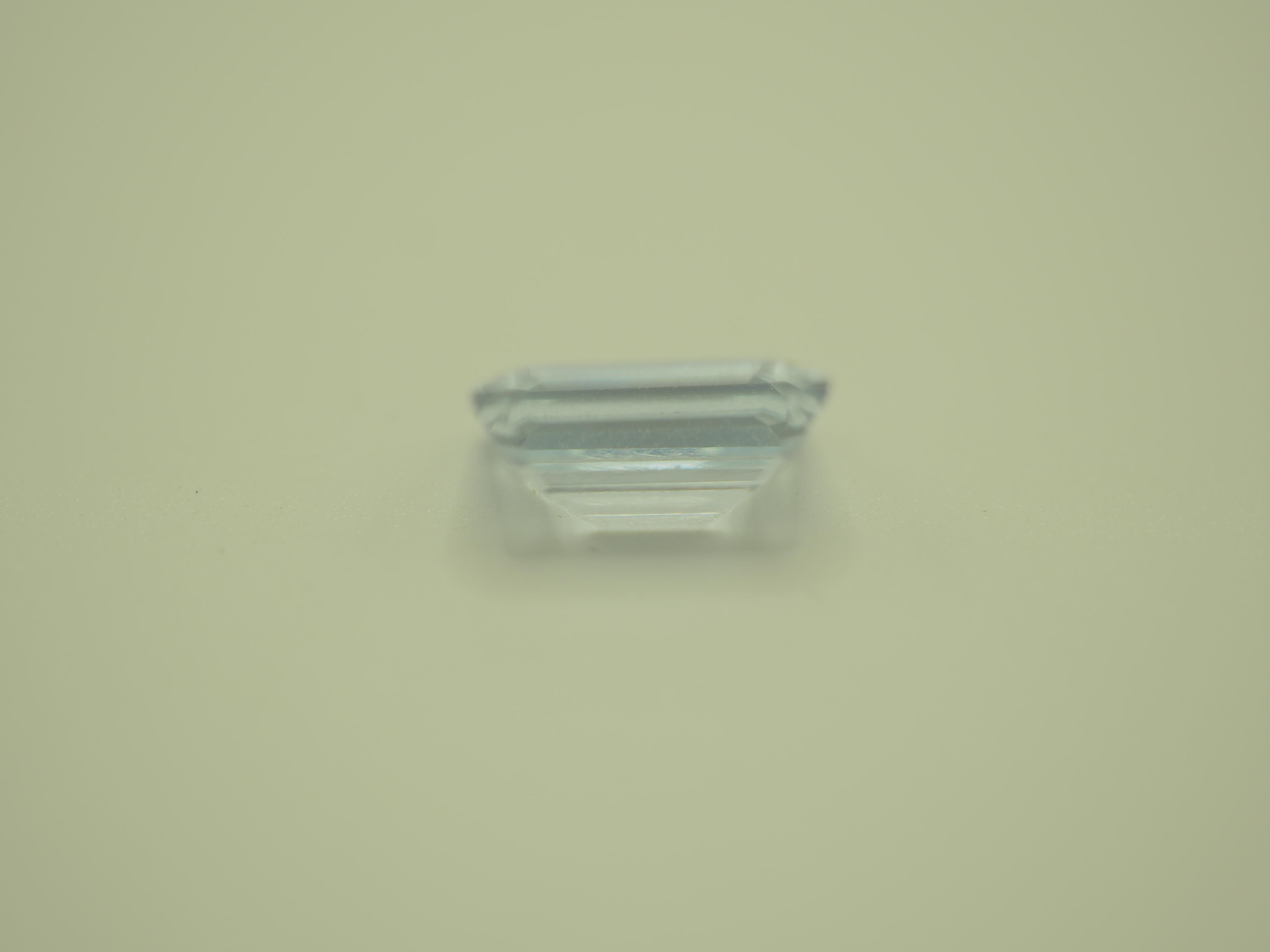 1.21ct Emerald Cut Flawless Icy Blue Aquamarine, 8x6x3.5 mm Neuf à เกาะสมุย, TH