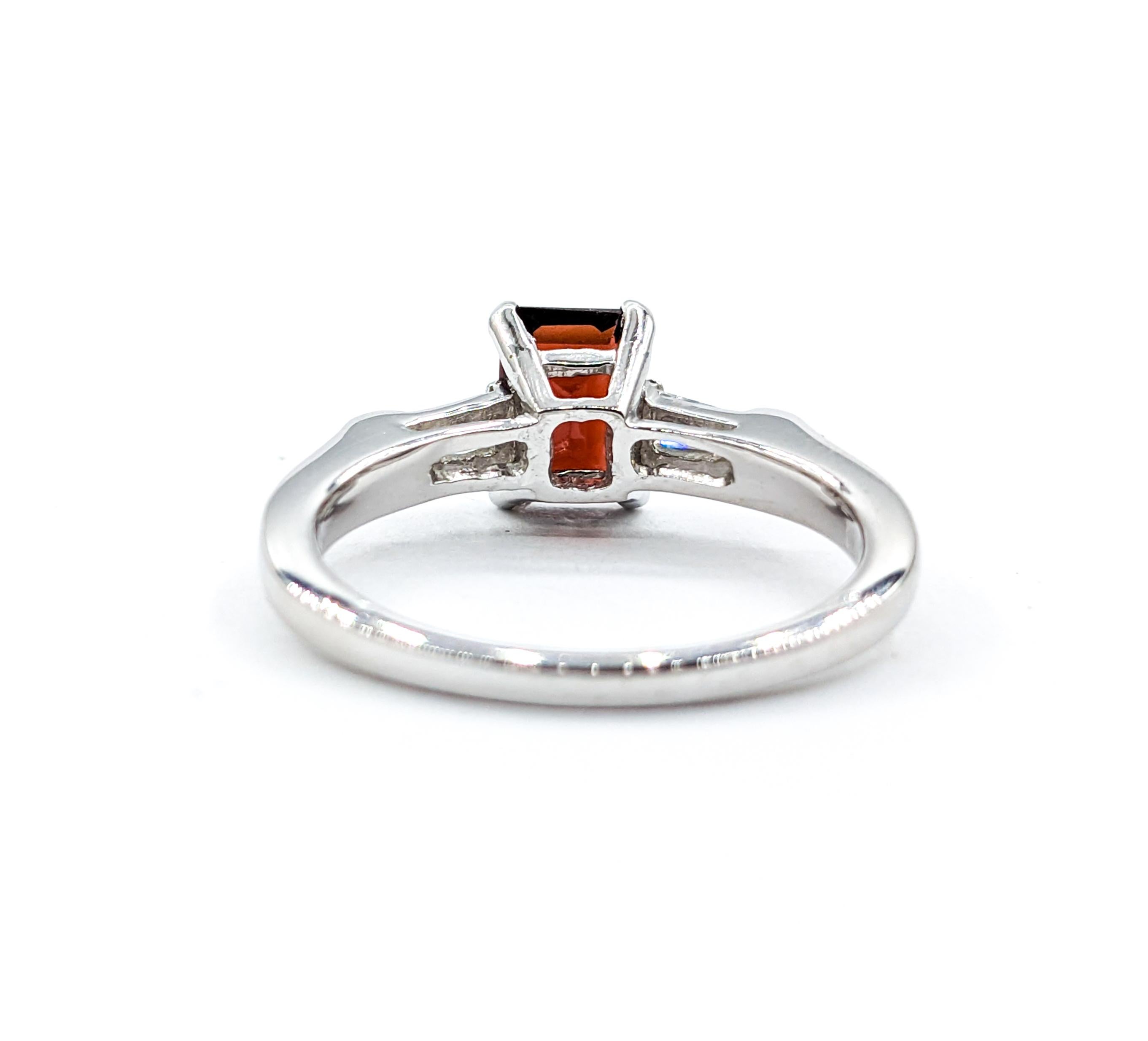 Modern 1.21ct Garnet & Diamond Ring In Platinum For Sale