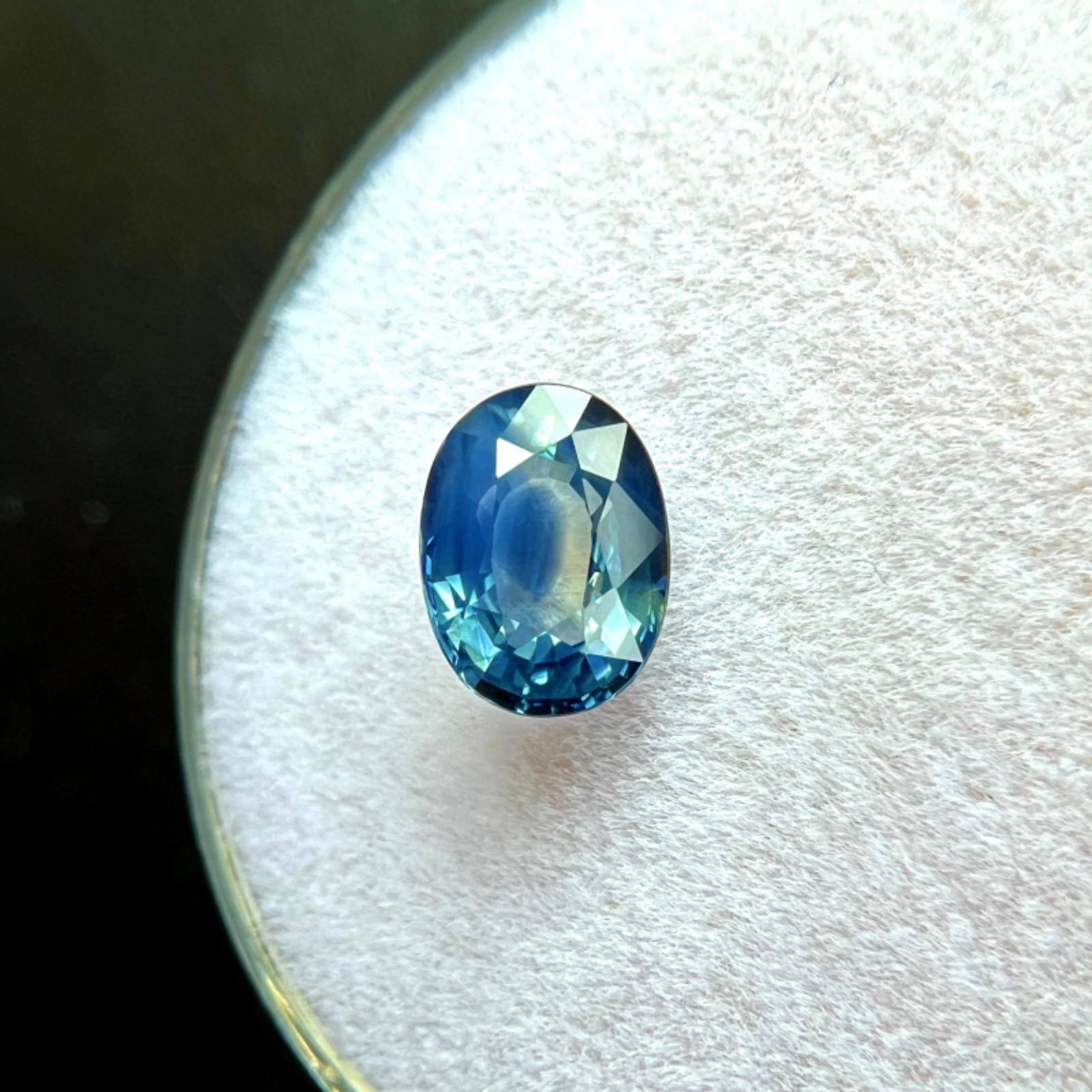 1.21ct GIA Certified Bi Colour Natural Sapphire Untreated Oval Cut Gem VS Gem Unisexe en vente
