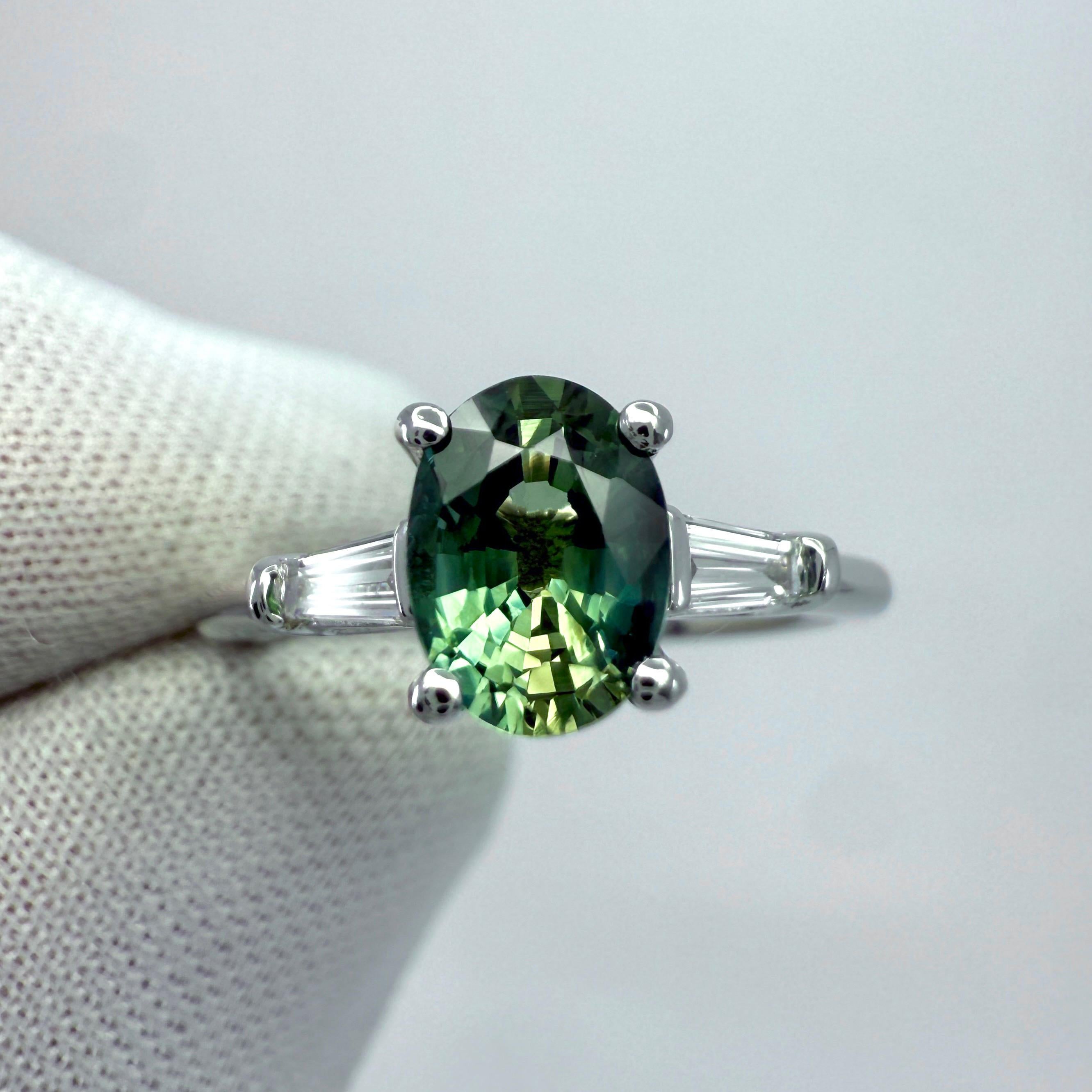 da uomo o donna Anello a tre pietre con zaffiro blu verde acqua e diamante in platino con taglio ovale 1,21ct A. Stone in vendita