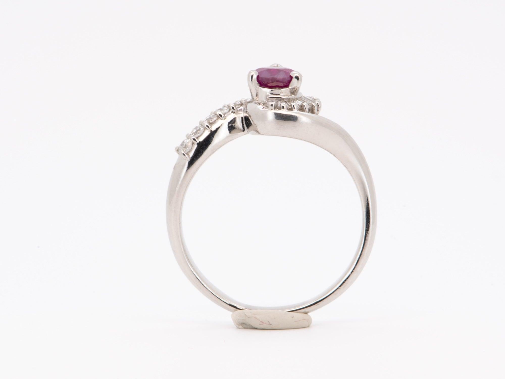 Grezzo Anello di fidanzamento aureolato con rubino e diamante da 1,21 carati in platino pesante 7g+ R6731 in vendita