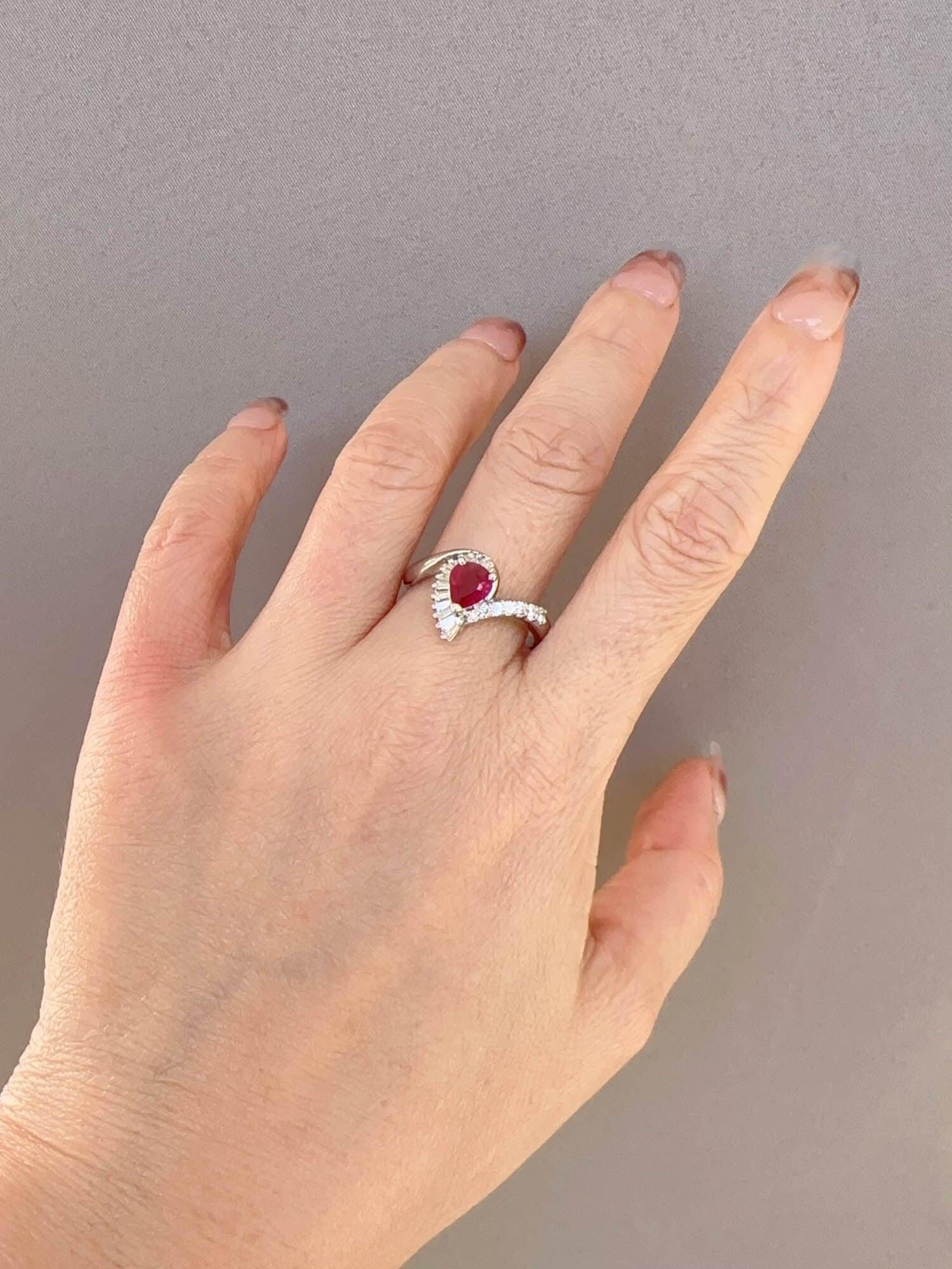 Anello di fidanzamento aureolato con rubino e diamante da 1,21 carati in platino pesante 7g+ R6731 In condizioni Nuovo in vendita a Osprey, FL