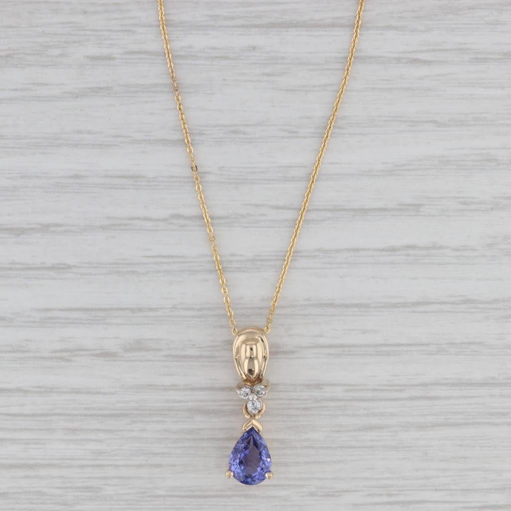 Información sobre la gema:
- Tananita natural -
Quilates totales - 1.15ctw
Corte - Pera
Color - Morado
Tratamiento - Calentado

- Diamantes naturales -
Quilates totales - 0,06ctw
Talla - Redonda brillante
Color - H - I
Claridad - SI2 - I1

Metal: