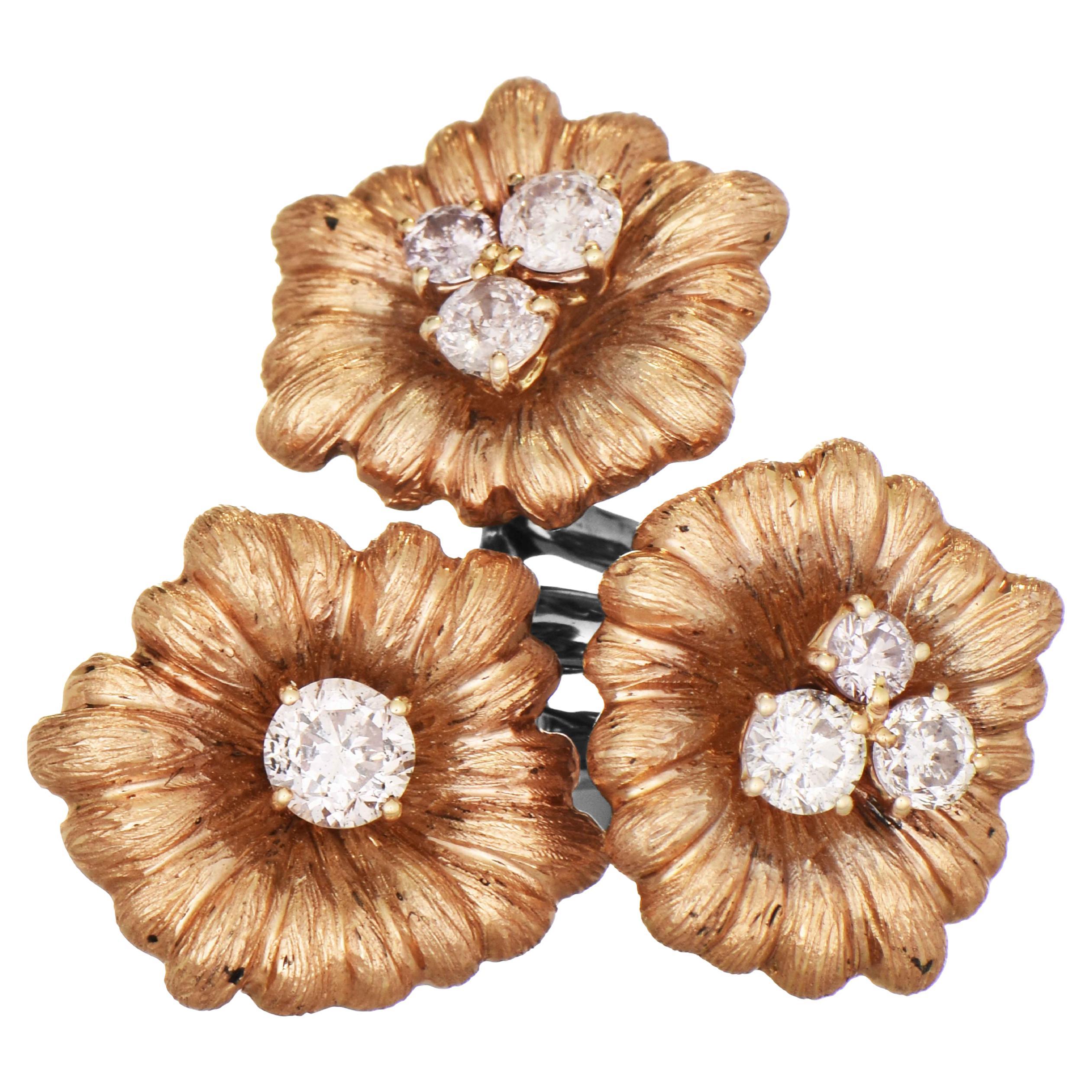 1.22 Carats Diamond Rose & Black Gold Flower Cocktail Ring For Sale