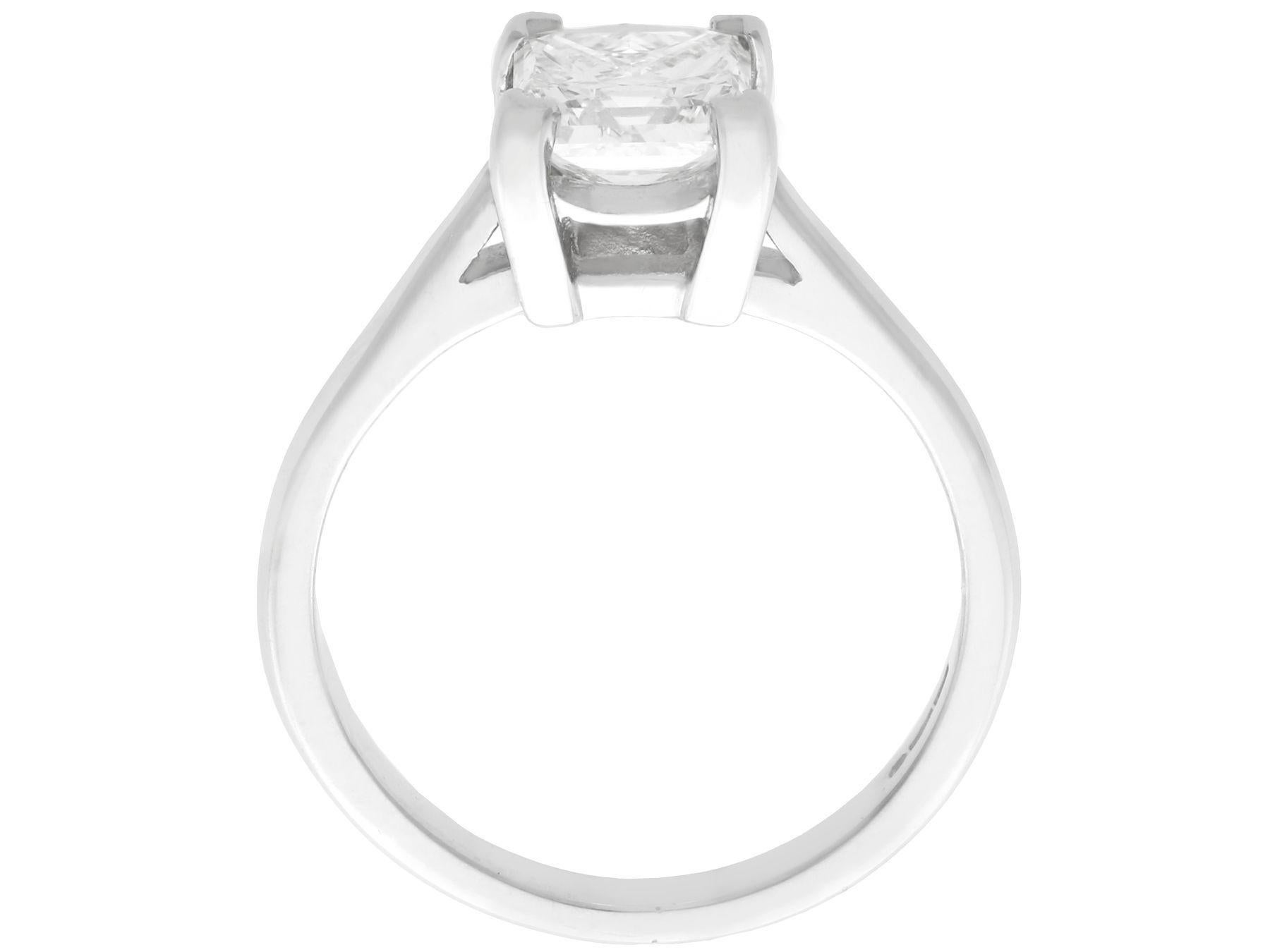 De las mujeres Anillo de compromiso solitario de platino y diamantes de 1.22 quilates en venta