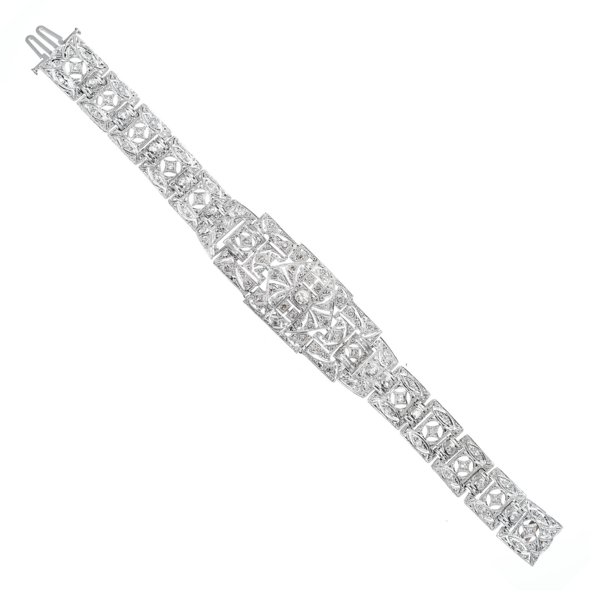 Bracelet Art déco à larges maillons articulés en platine avec diamants de 1,22 carat