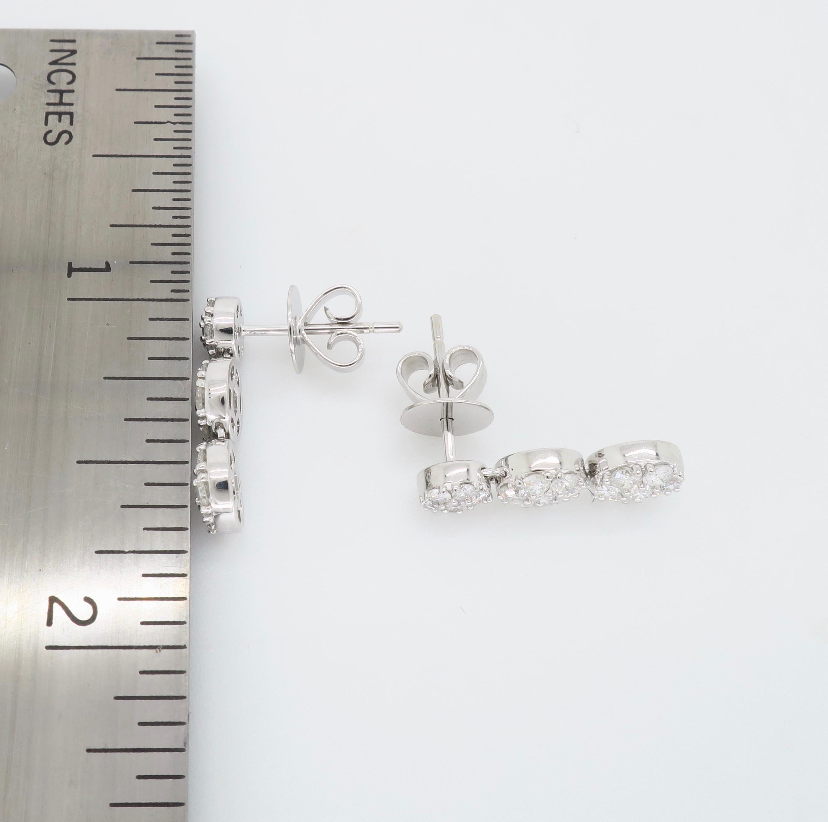 1.22 Carat Diamond Dangle Drop Earrings in 18 Karat White Gold In New Condition In Webster, NY