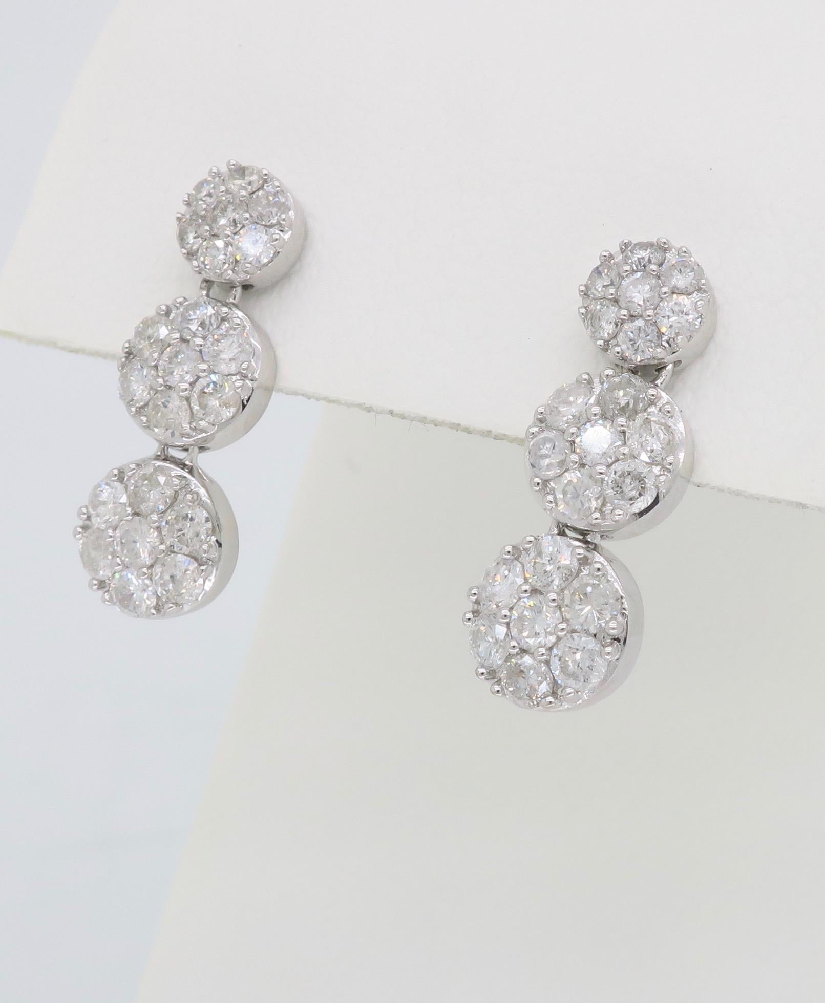 Women's 1.22 Carat Diamond Dangle Drop Earrings in 18 Karat White Gold