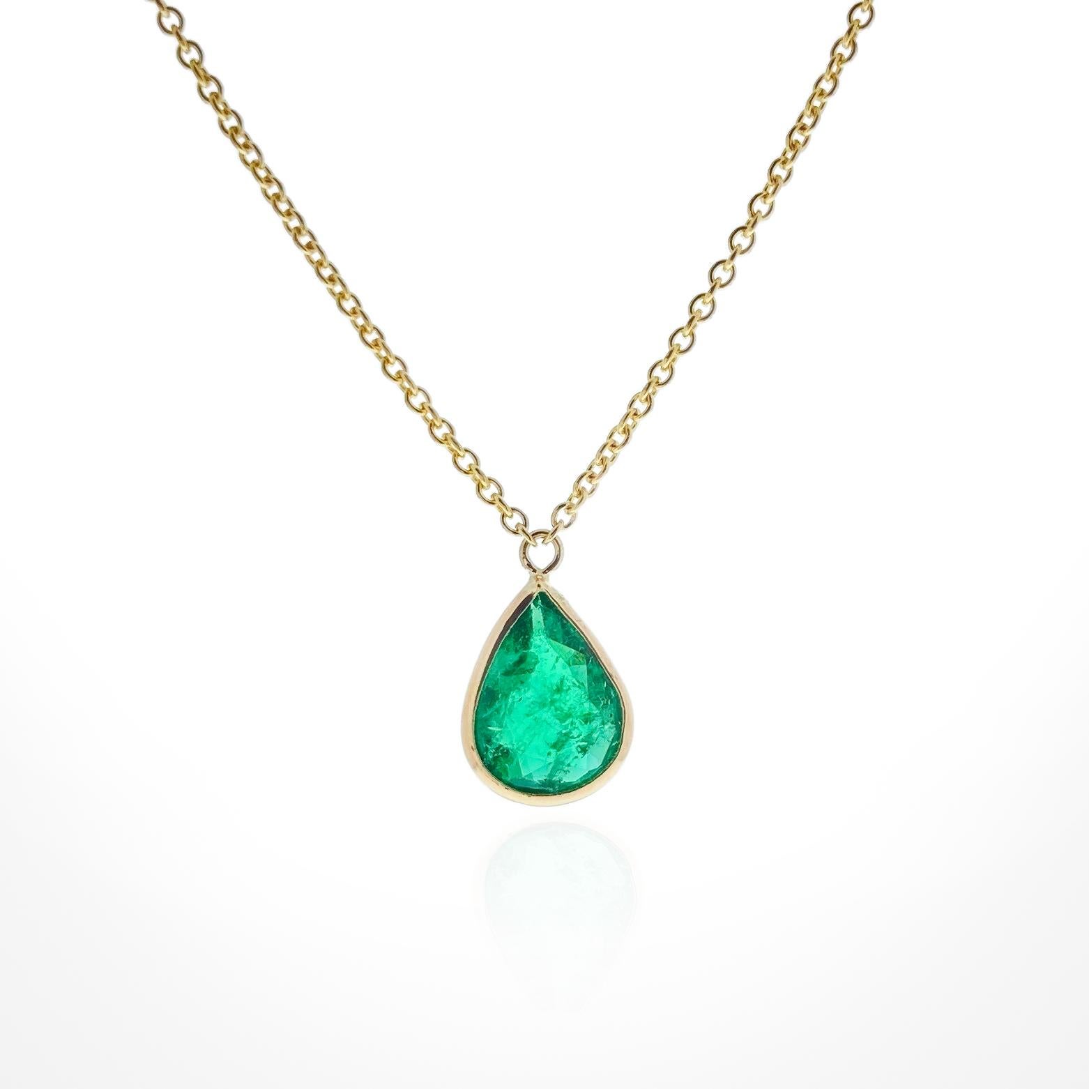 1,22 Karat Grüner Smaragd Birnenförmige Mode-Halsketten aus 14K Gelbgold (Smaragdschliff) im Angebot