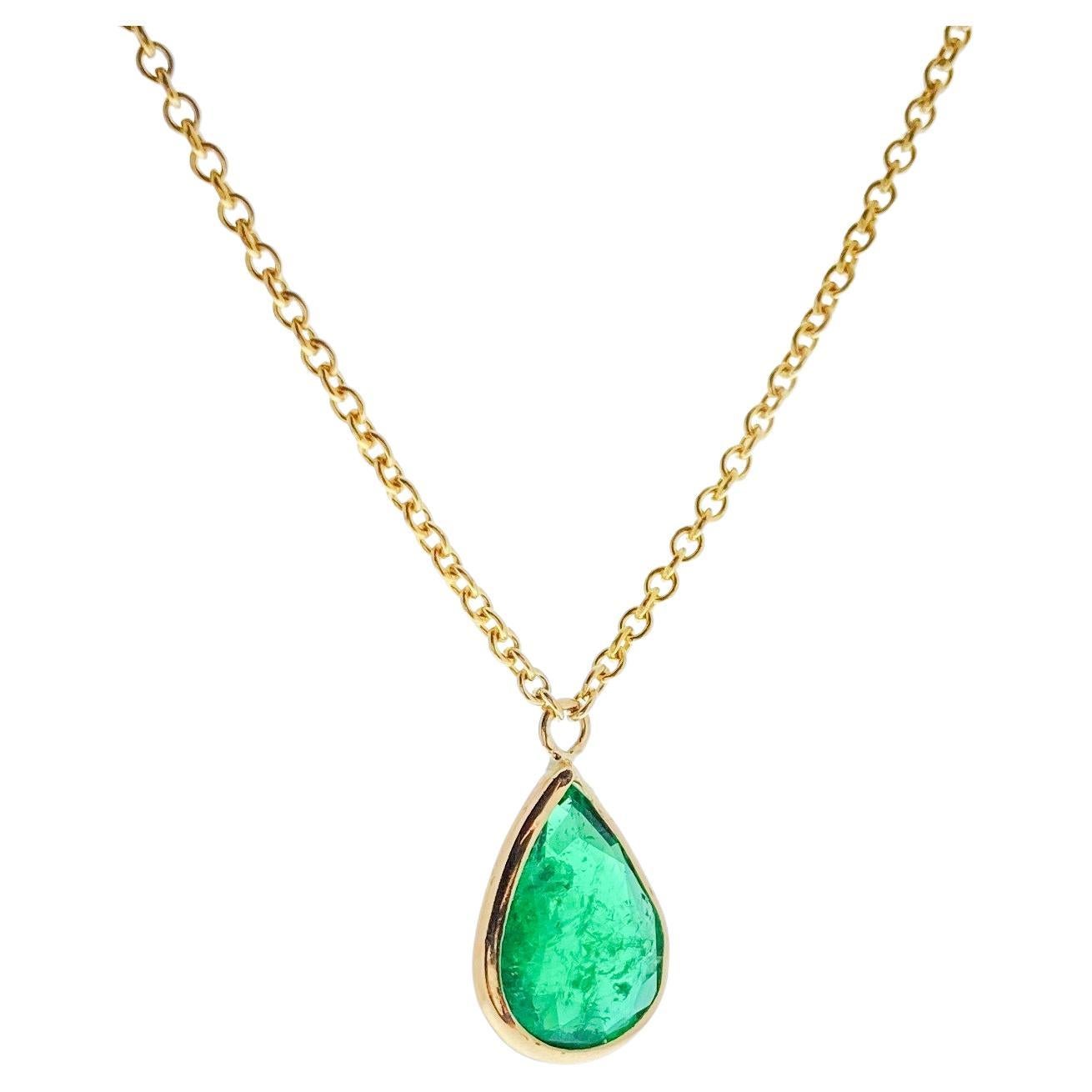 1.22 Carat Green Emerald Pear Shape Fashion Necklaces In 14K Yellow Gold For Sale