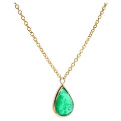 Greene & Greene Greene 1.22 Carat Green Emerald Pear Shape Fashion Necklaces In 14K Yellow Gold