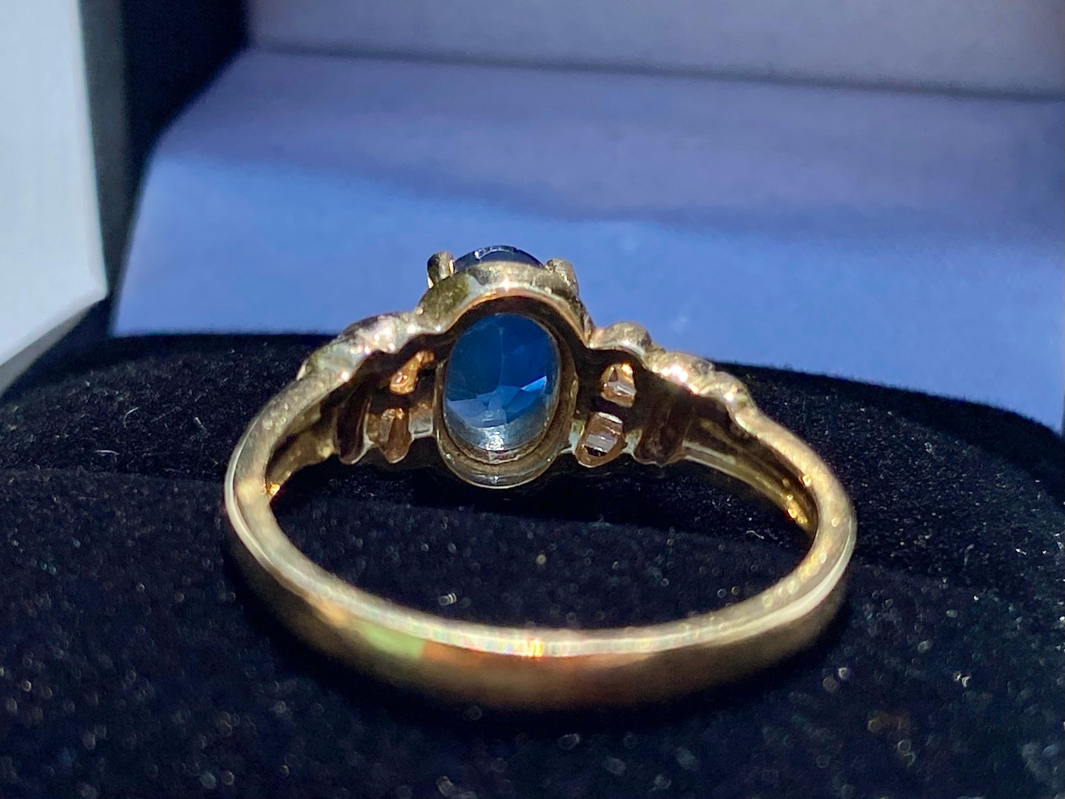 1.22 Carat Oval Cut Ceylon Sapphire and Diamond Ring 14k Gold Sri Lanka Sapphire For Sale 1
