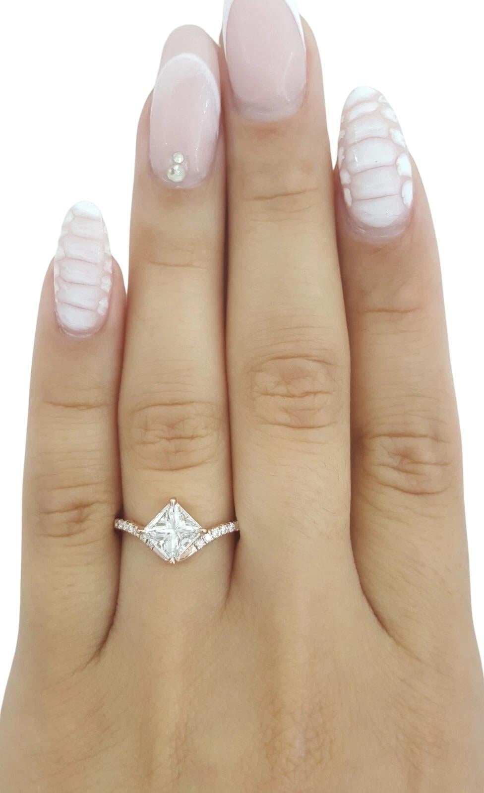 Taille princesse 1.22 Carat Princess Brilliant Cut Diamond Engagement Ring in 14K Rose Gold – GIA en vente