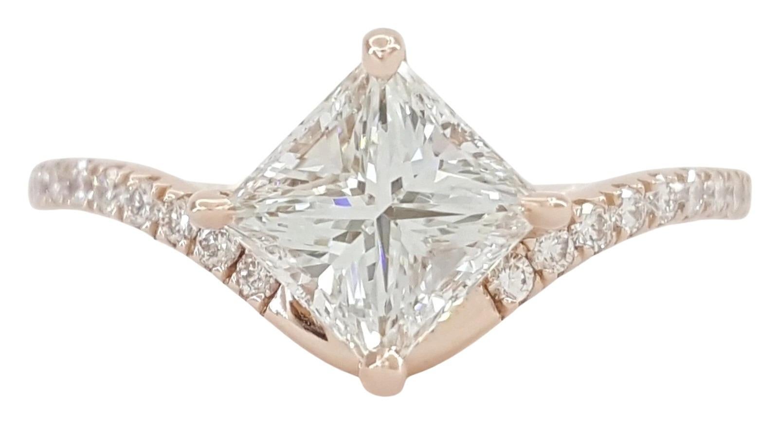 1.22 Carat Princess Brilliant Cut Diamond Engagement Ring in 14K Rose Gold – GIA Pour femmes en vente