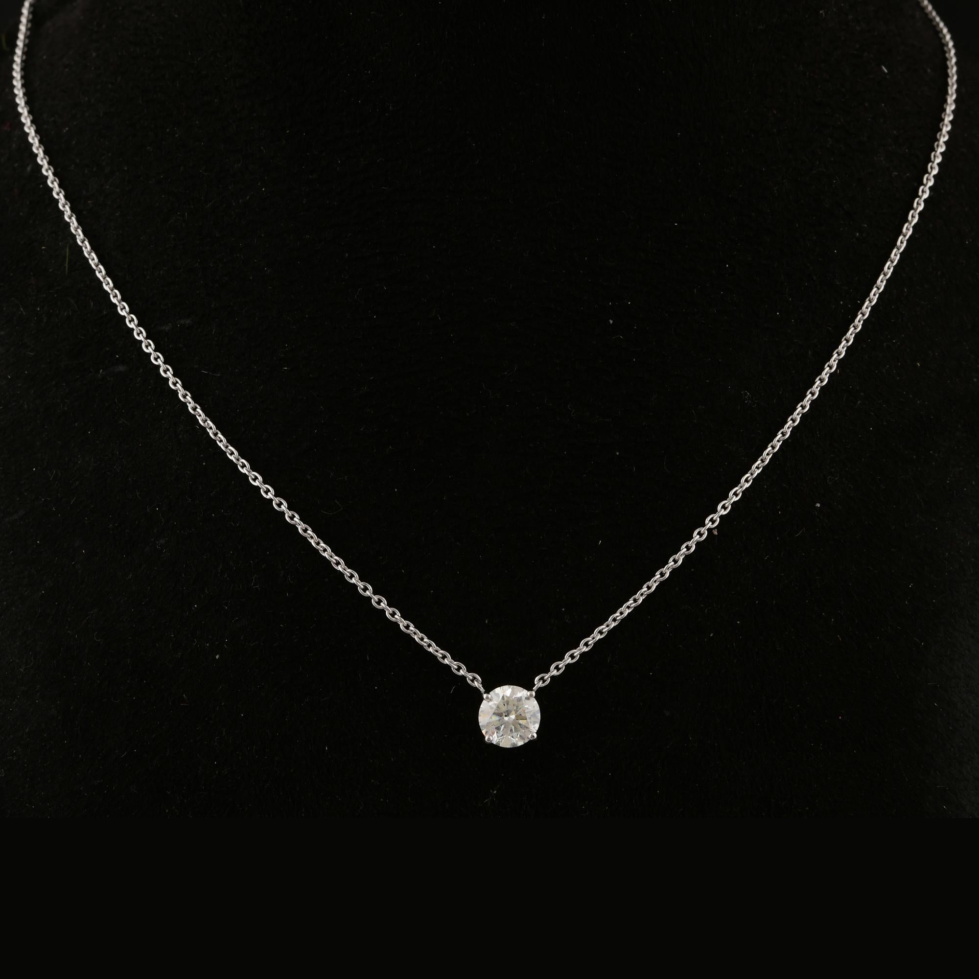 Donna Collana con charm di diamanti da 1,22 carati con taglio brillante rotondo e solitario in oro bianco 18k in vendita