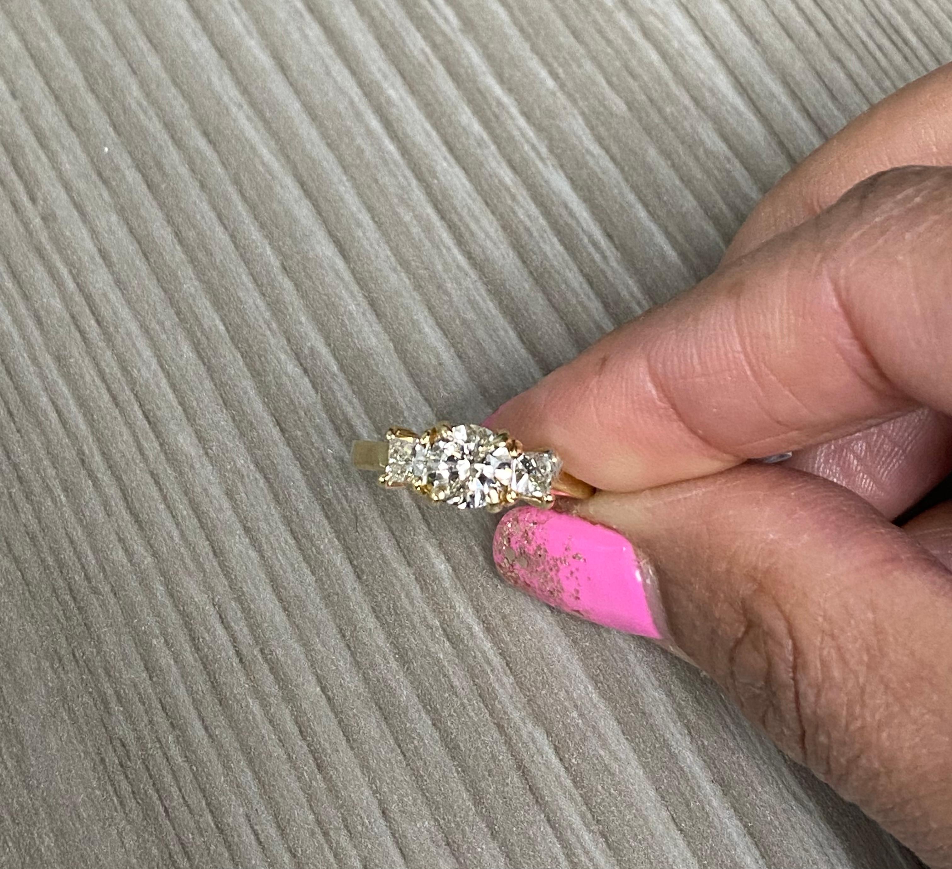 1.22 Carat Three-Stone Diamond 14 Karat Yellow Gold Engagement Ring For Sale 2