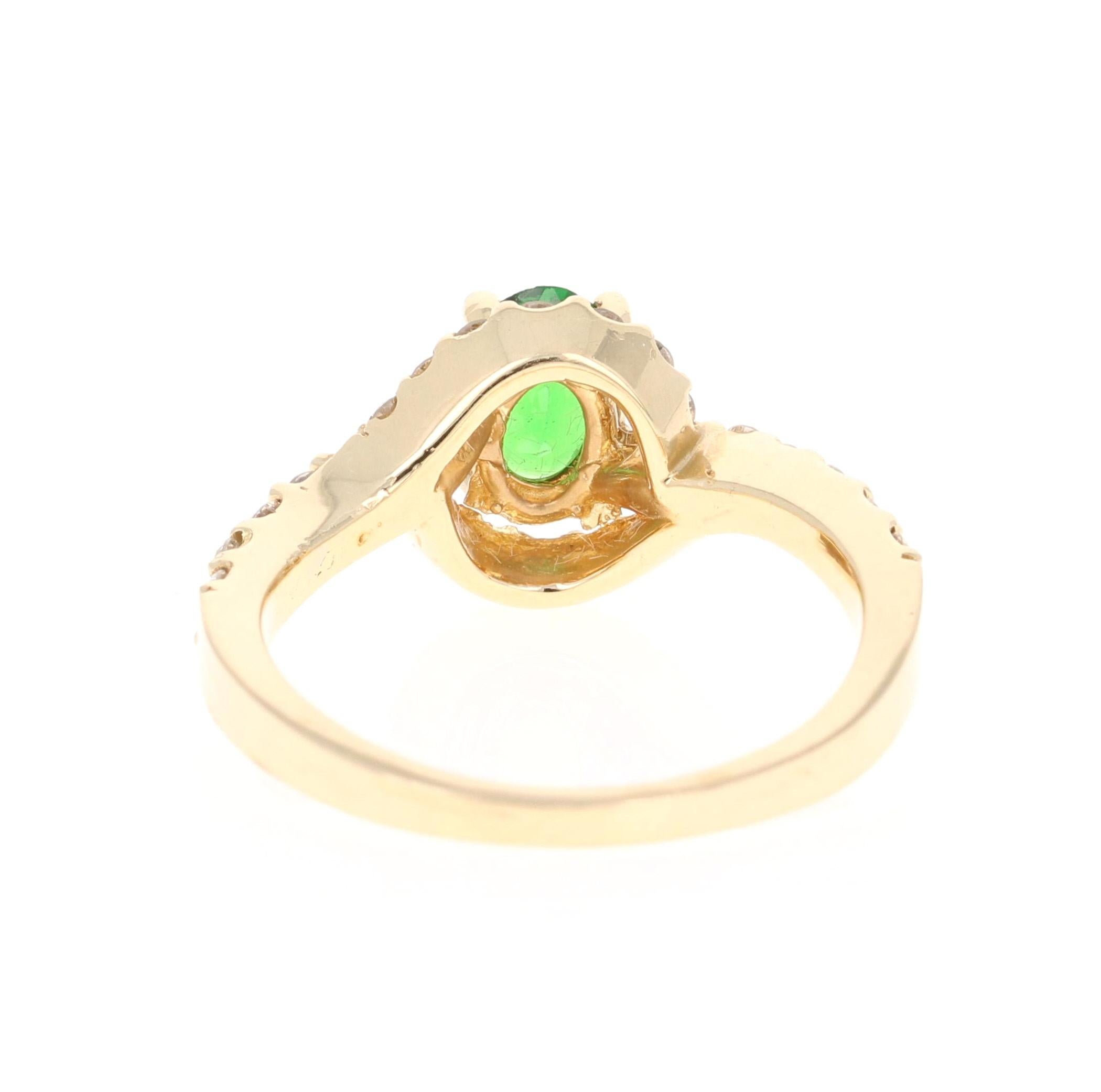 Taille ovale Bague en or jaune 14 carats, grenat tsavorite et diamant de 1,22 carat en vente