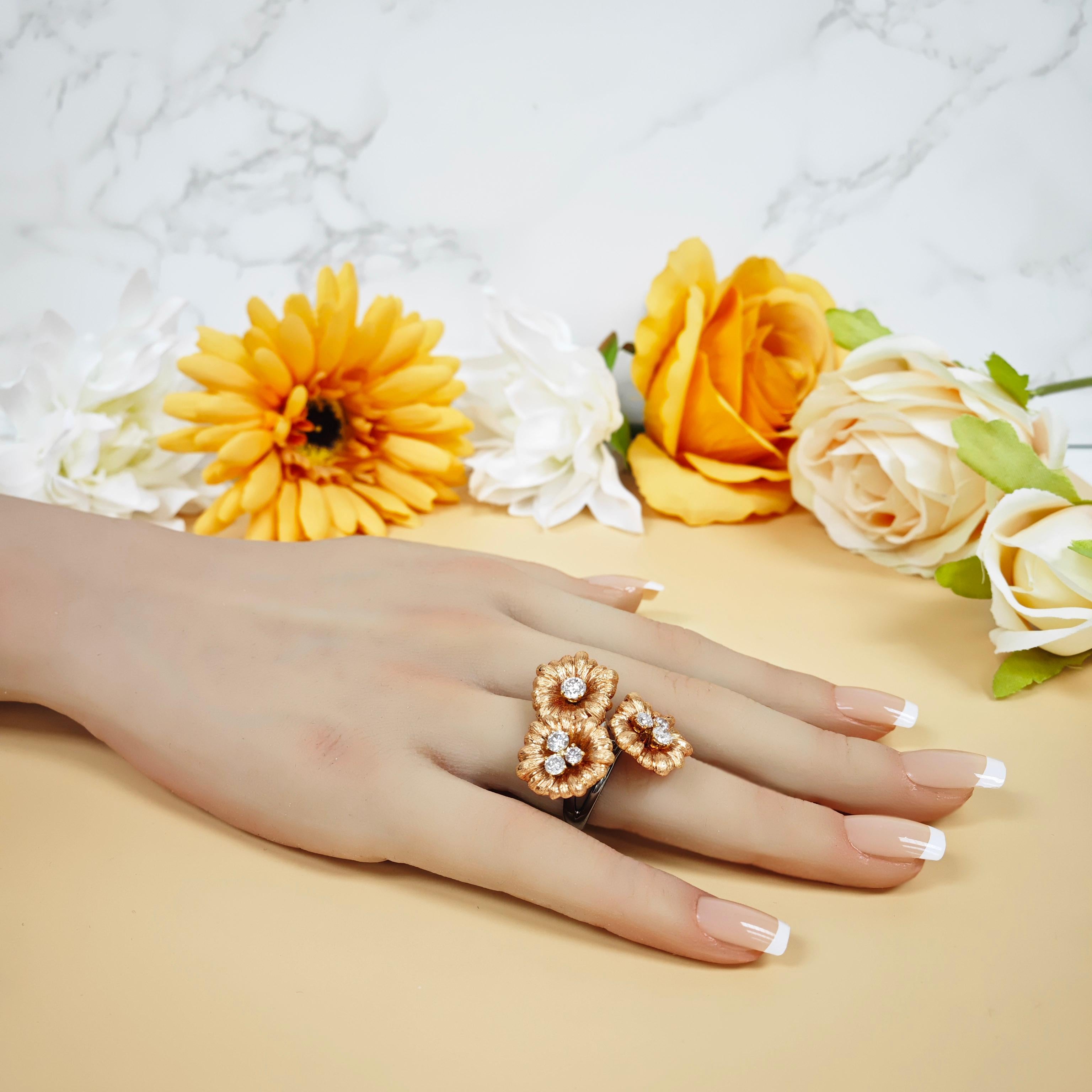 Round Cut 1.22 Carats Diamond Rose & Black Gold Flower Cocktail Ring For Sale
