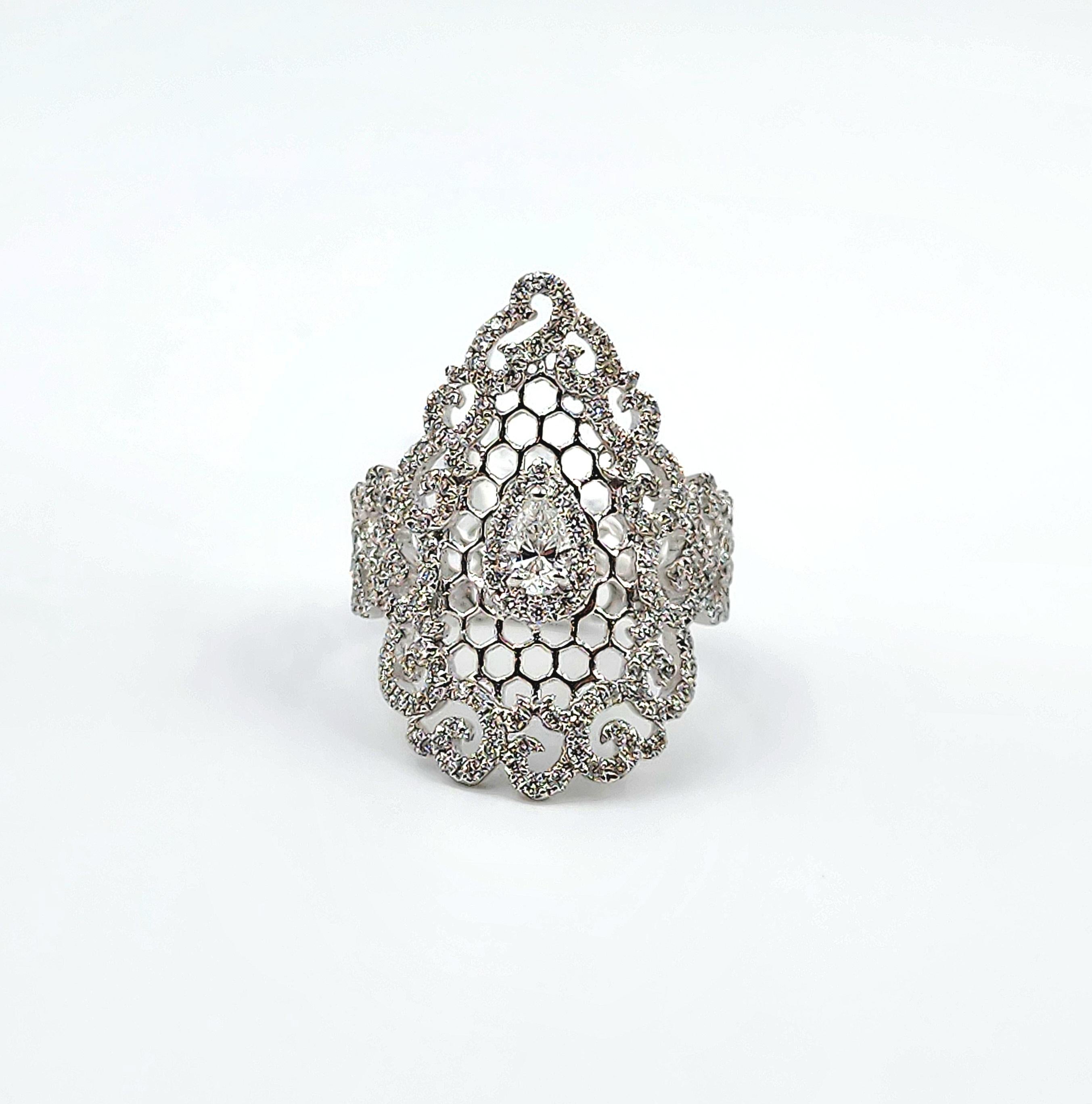 Gorgeous 1.22 Carat Pear Diamond Ring in 18k White Gold For Sale 4