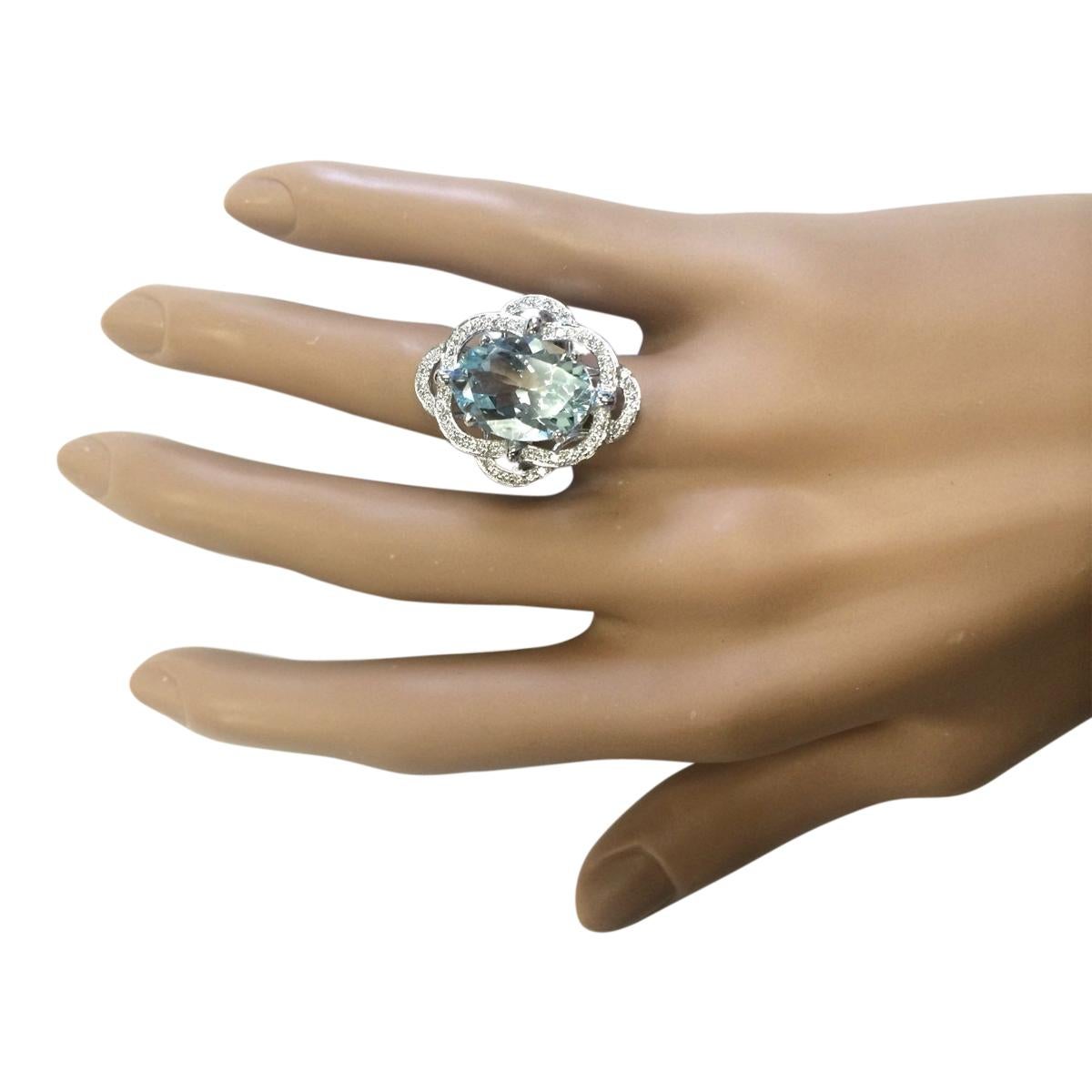 Aquamarine Diamond Ring In 14 Karat White Gold  In New Condition For Sale In Los Angeles, CA