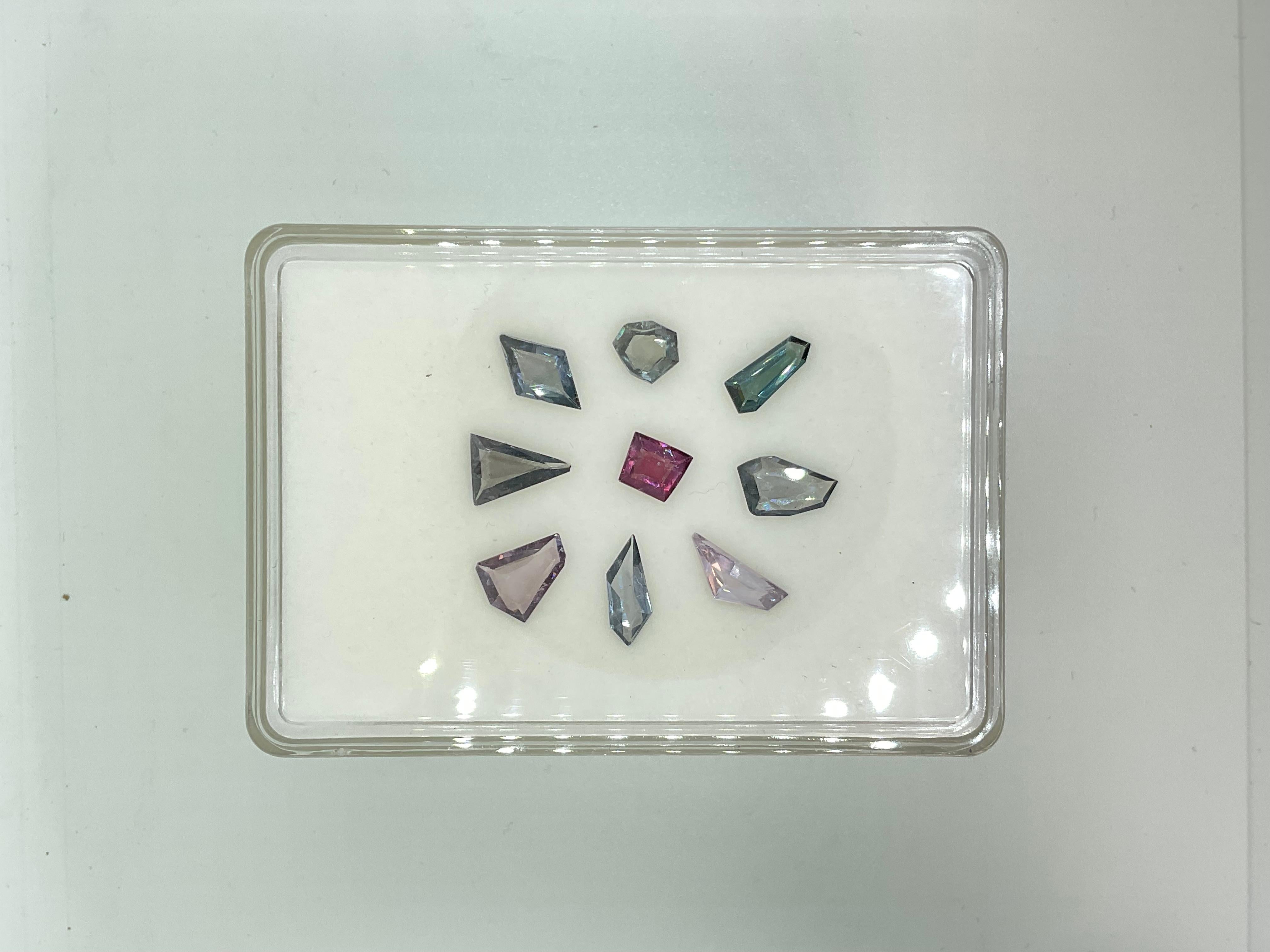 12.20 Carats Grey & Pink Spinel Fancy Cut Stone Natural Gem For earrings In New Condition For Sale In Jaipur, RJ