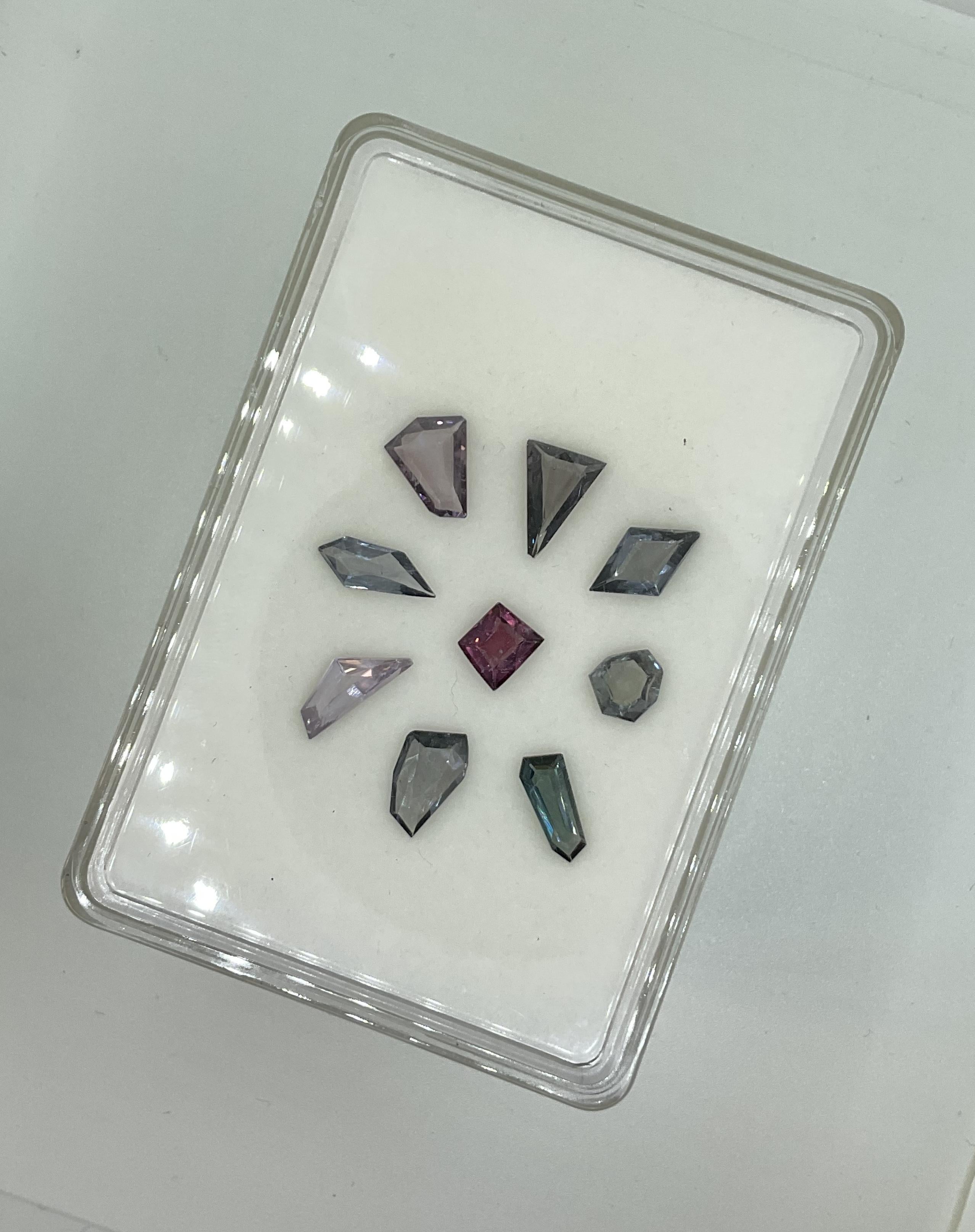 12.20 Carats Grey & Pink Spinel Fancy Cut Stone Natural Gem For earrings For Sale 1