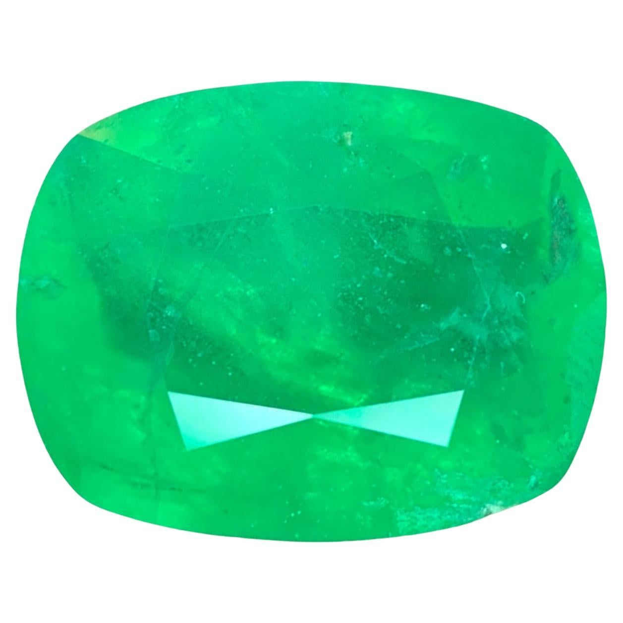 12.20 carats Vivid Green Emerald Stone Cushion Cut Natural African Gemstone (pierre précieuse africaine)