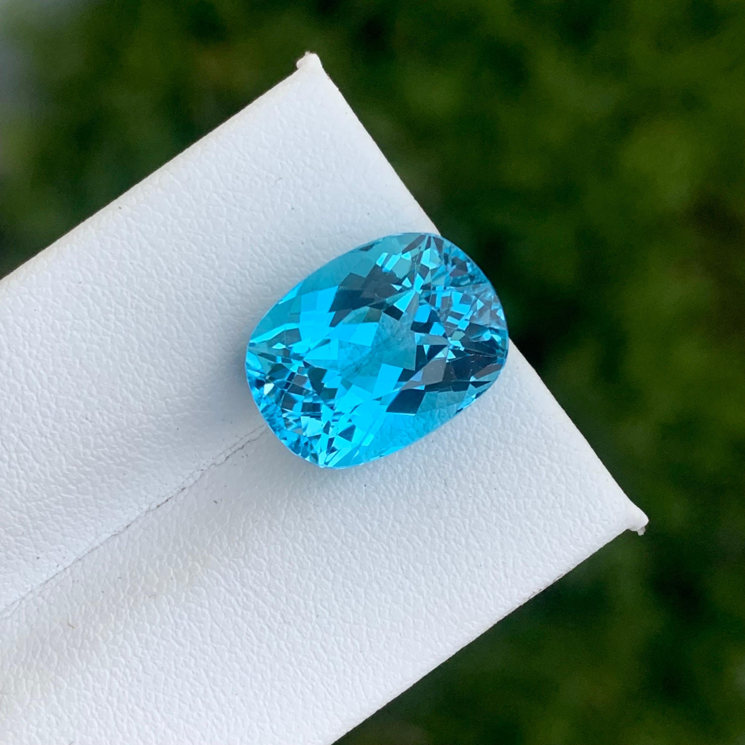 Men's 12.20 Cts Loose Sky Blue Topaz Gemstone from Brazil For Sale