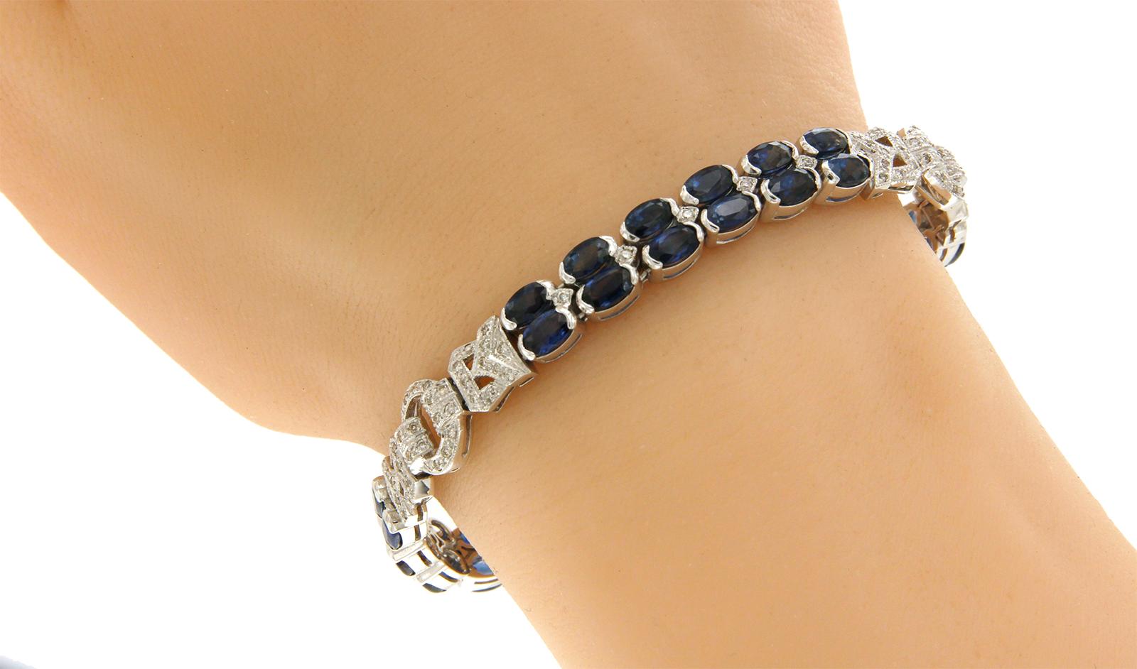 12.22 Carat Blue Sapphires 0.72 Carat Diamonds 18 Karat White Gold Bracelet For Sale 1