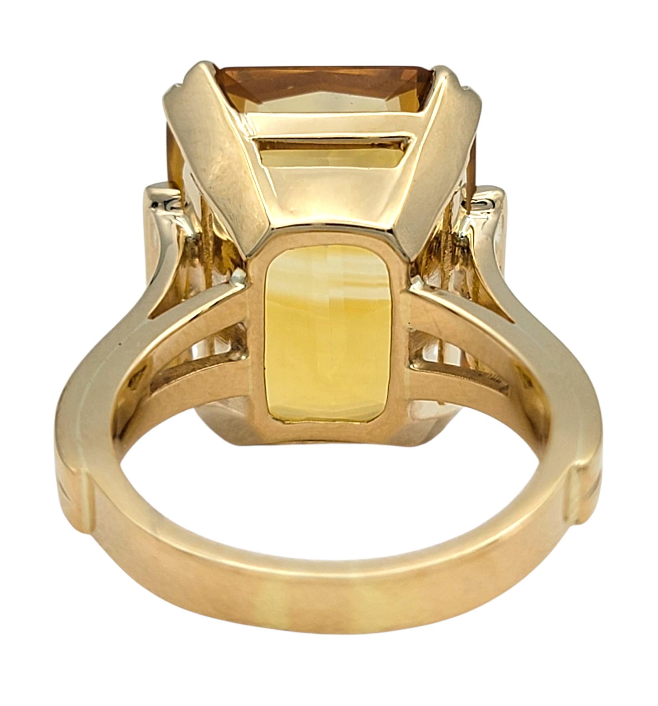 12,23 Karat Smaragdschliff Citrin Cocktail Ring in 14 Karat Gelbgold im Angebot 1