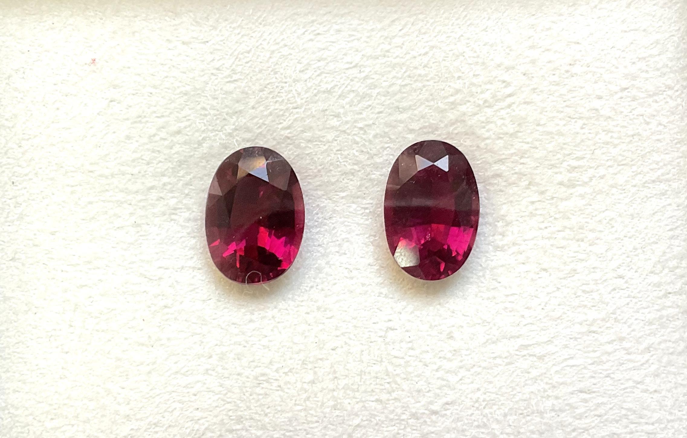 12.23 Carat Red Rubellite Tourmaline Oval Cut stone Pair For Jewelry Natural Gem In New Condition In Jaipur, RJ