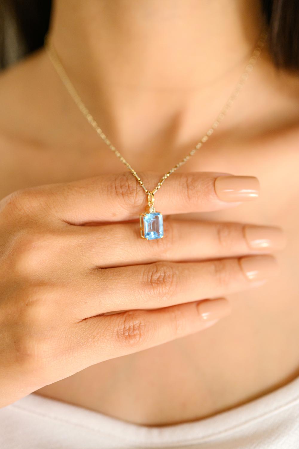 12.23 CTW Blue Topaz Diamond Ring Pendant Earrings Set in 18k Yellow Gold For Sale 10