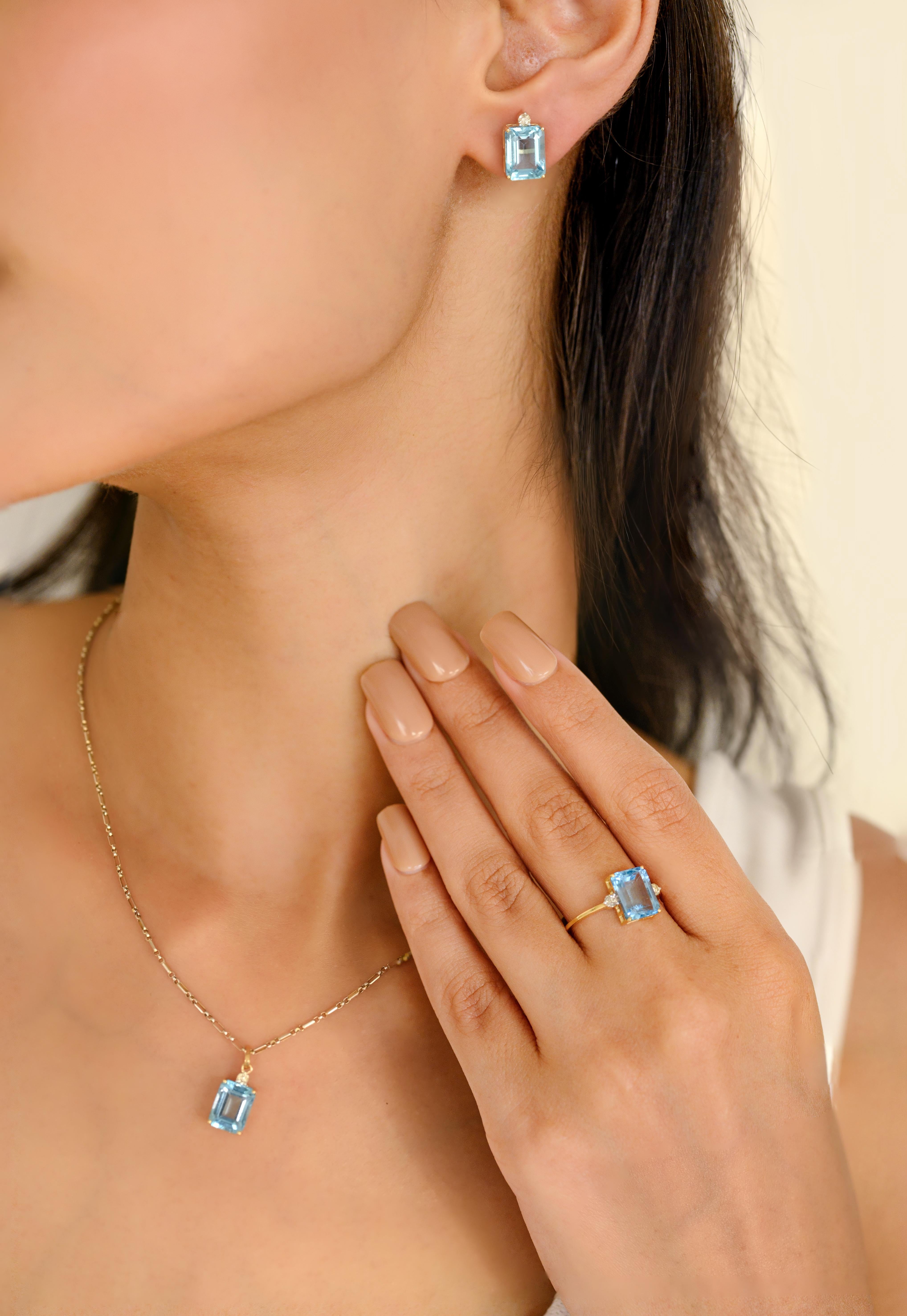 Octagon Cut 12.23 CTW Blue Topaz Diamond Ring Pendant Earrings Set in 18k Yellow Gold For Sale