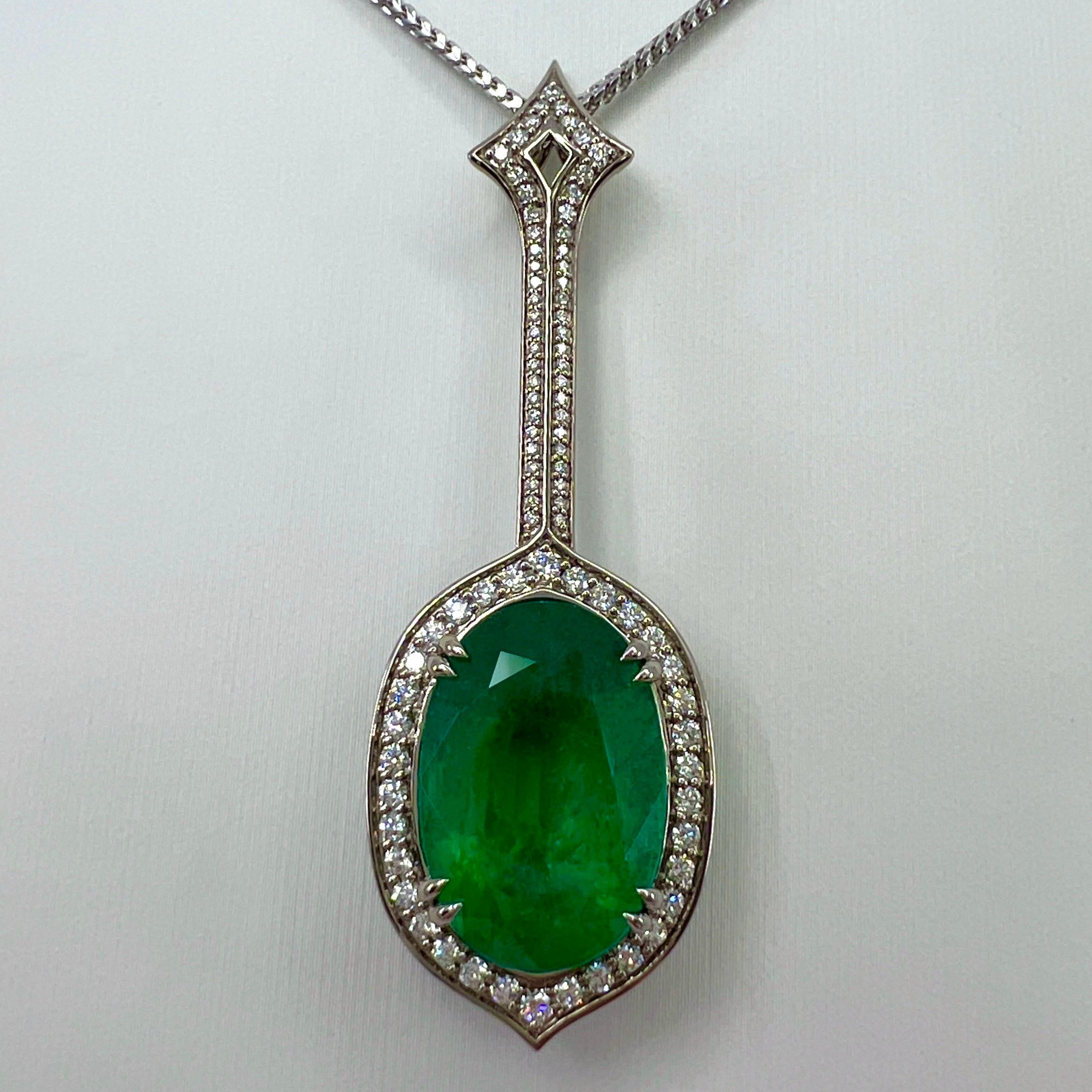 12.23ct GIA Certified RARE Russian Emerald & Diamond 18k White Gold Halo Pendant In New Condition For Sale In Birmingham, GB