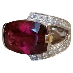 Bague en or blanc 18 carats, tourmaline rose 12,24 carats et diamants