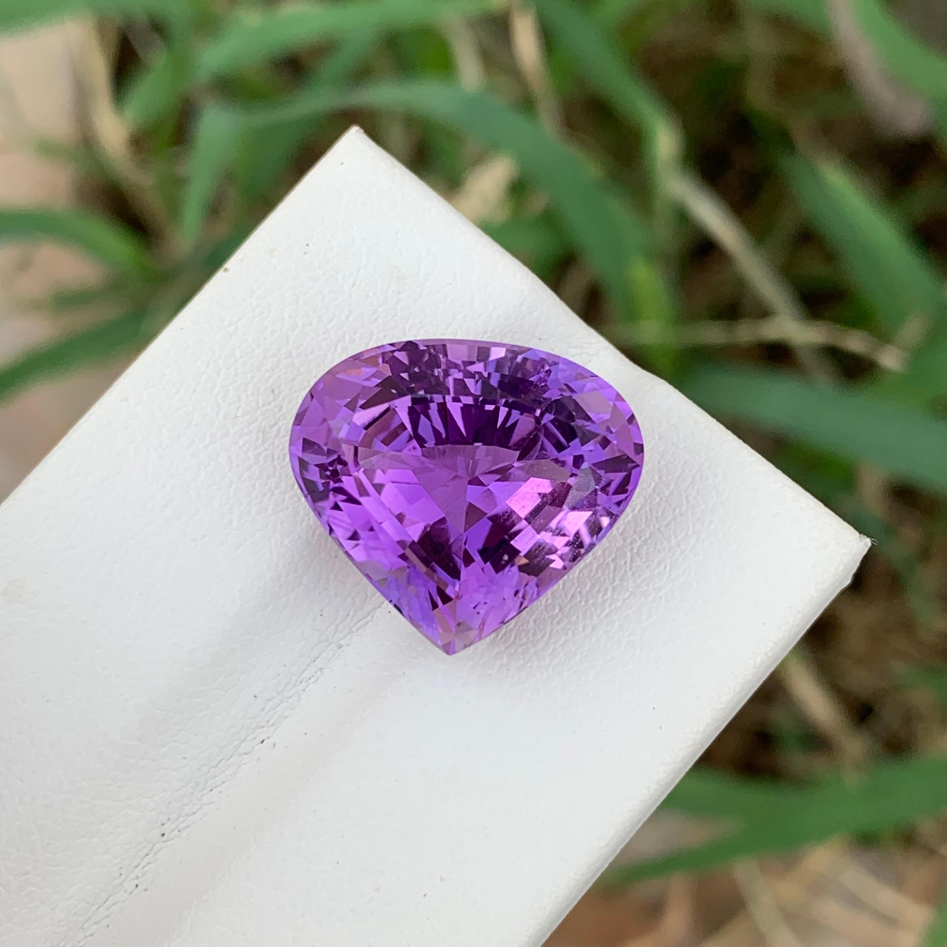 Pear Cut 12.25 Carat Natural Loose Amethyst Pear Shape Gem For Necklace Jewellery For Sale
