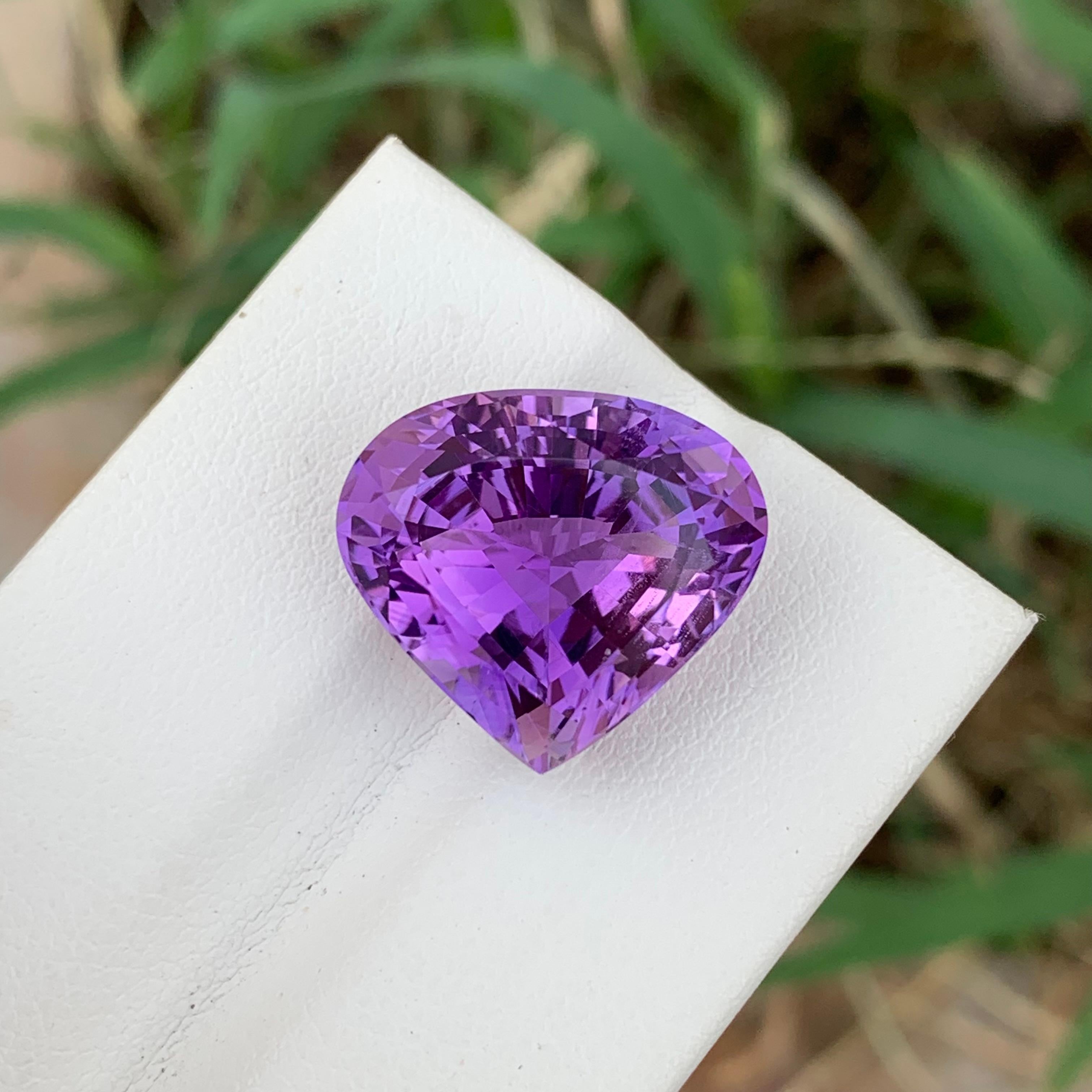 12.25 Carat Natural Loose Amethyst Pear Shape Gem For Necklace Jewellery In New Condition For Sale In Peshawar, PK